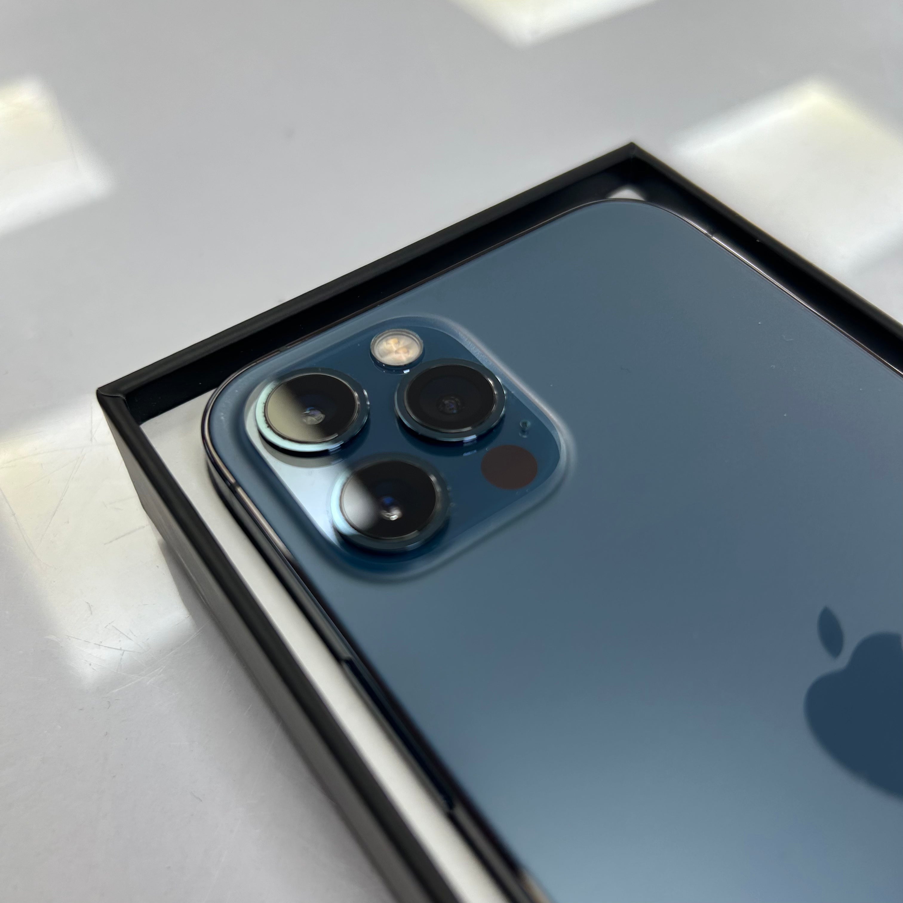 Apple_iPhone_12_Pro_256GB_Blue_100_Battery_Health_Great_condition_at