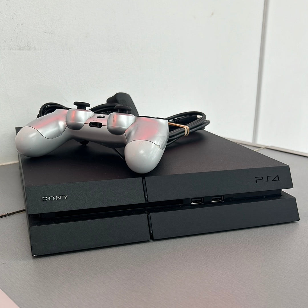 Original Playstation 4 500GB - Accessories Included