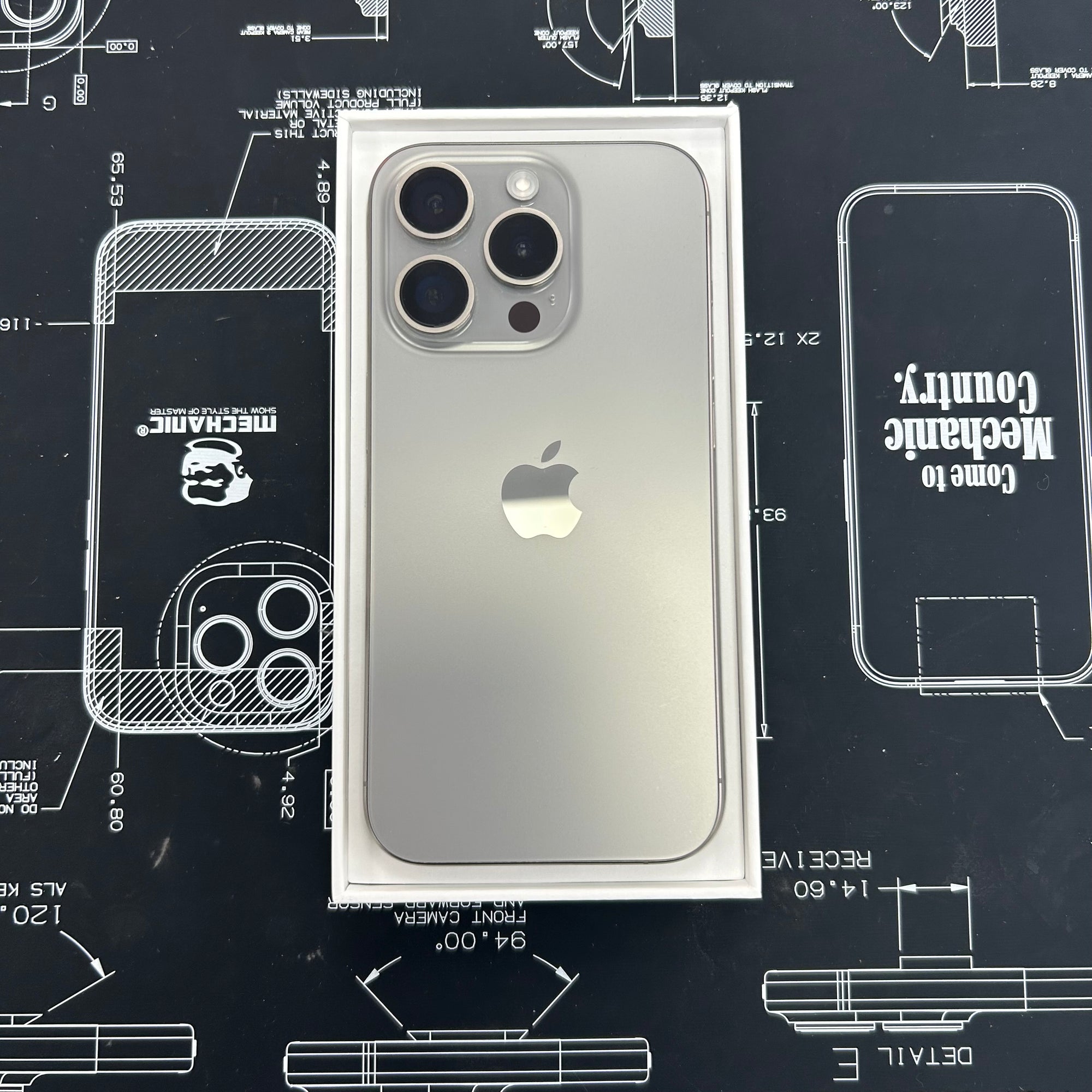 Apple iPhone 15 Pro 128GB - Natural Titanium - 100% Battery Health