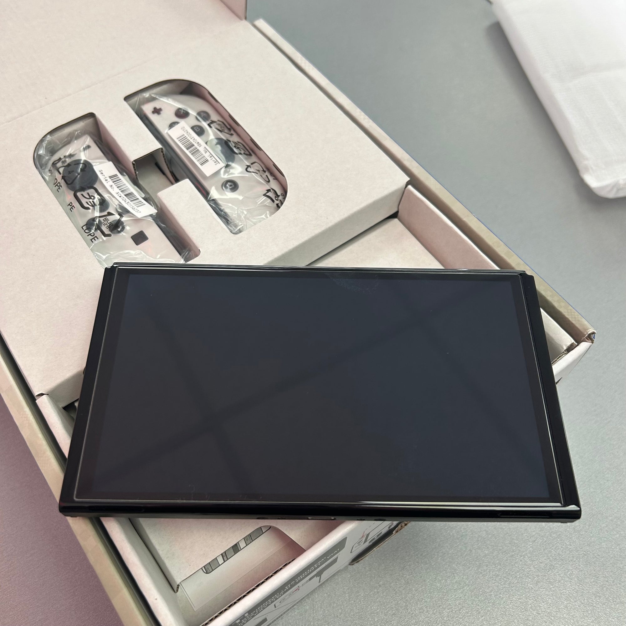 Like New Nintendo Switch OLED - 64GB Edition