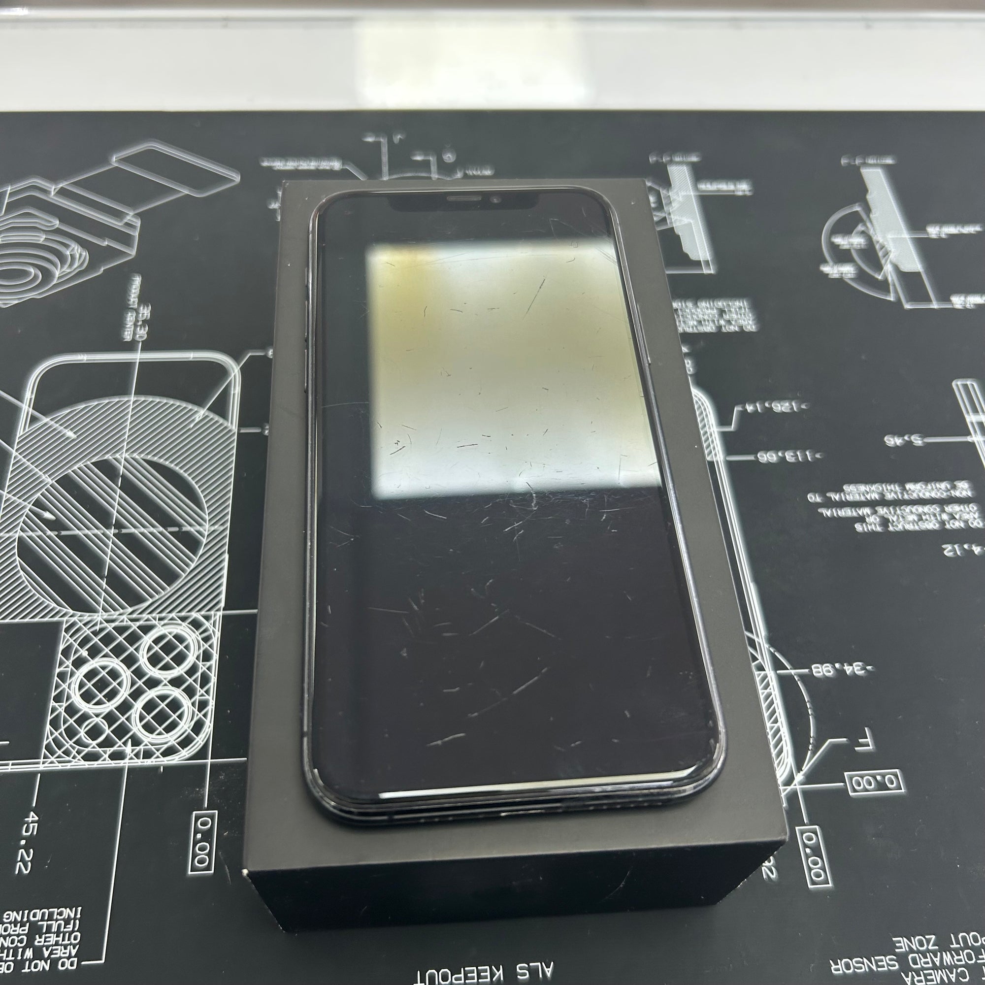Apple iPhone 11 Pro Graphite  64GB -100% Battery Health