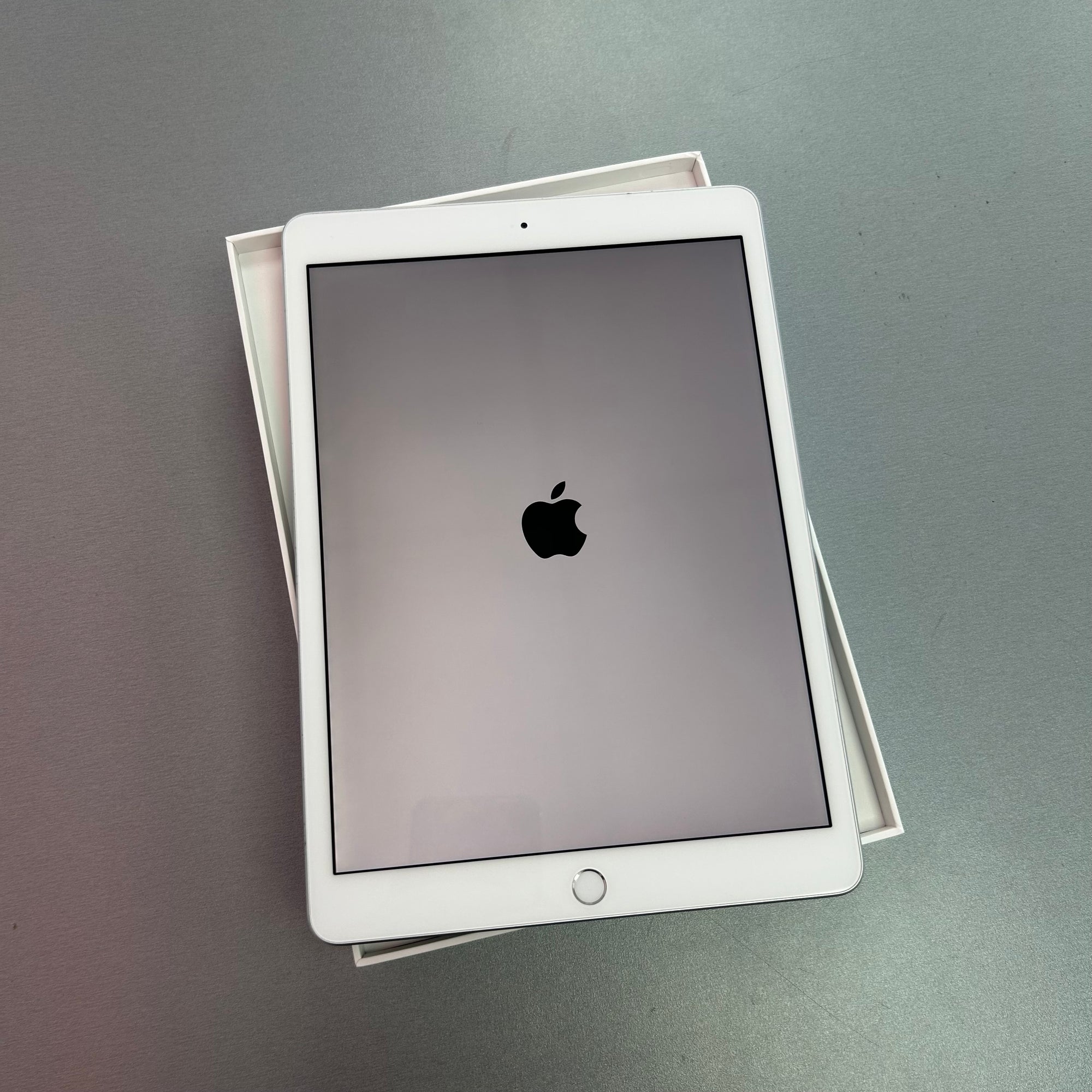 Apple iPad 8th Generation - 32GB Silver Wi-Fi Edition