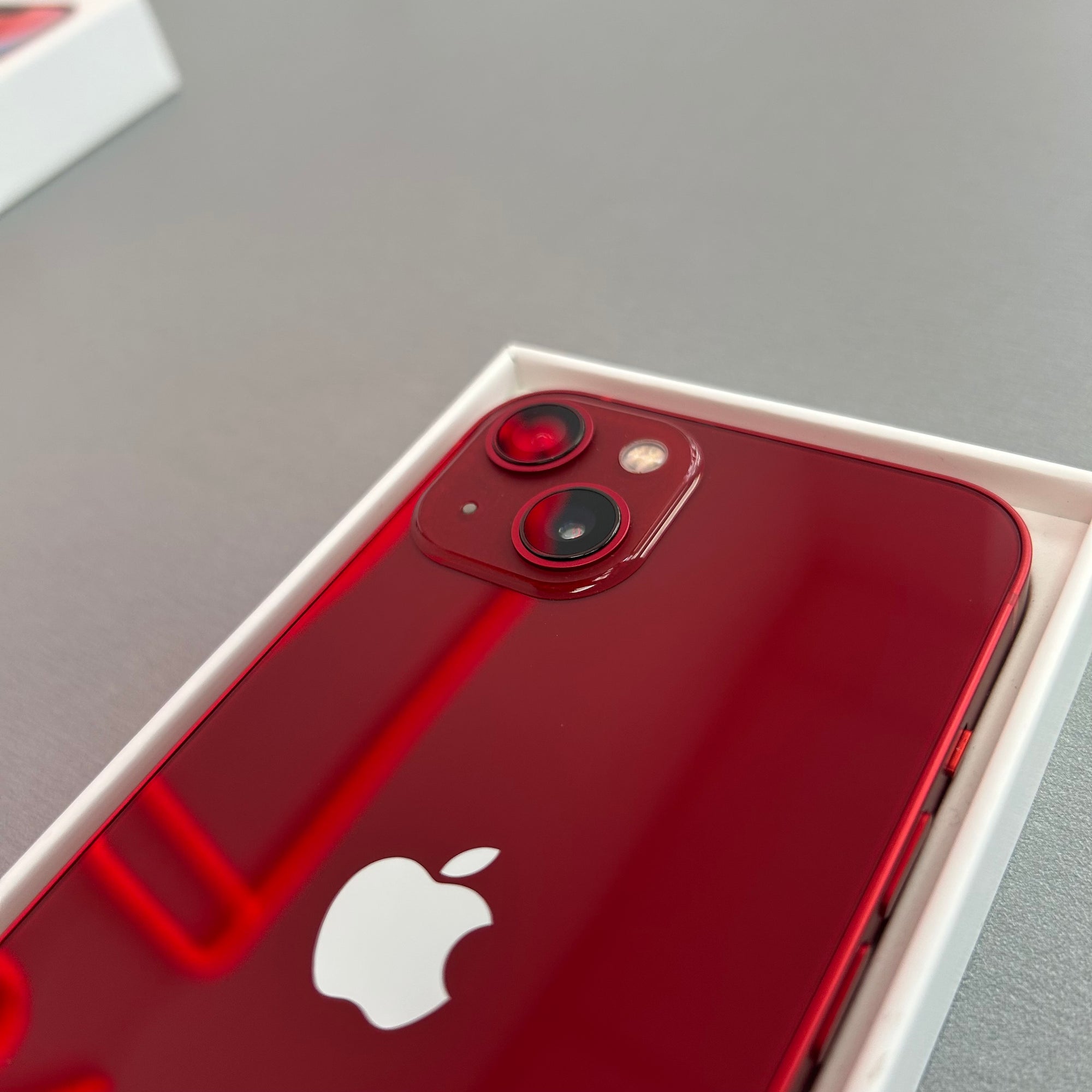 Apple iPhone 13 128GB Red 89% Battery Health