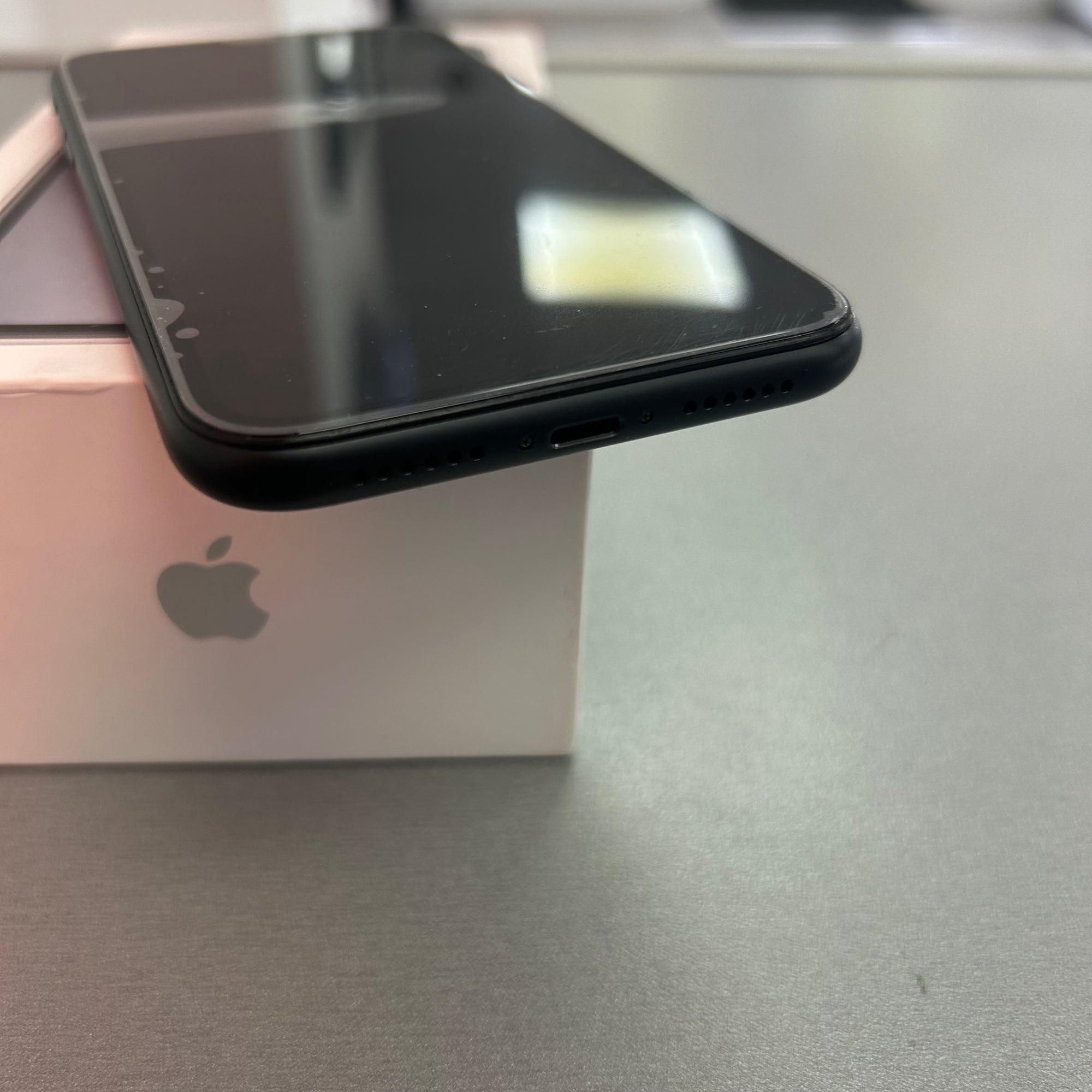 Apple iPhone XR 64GB Black 100% Battery Health