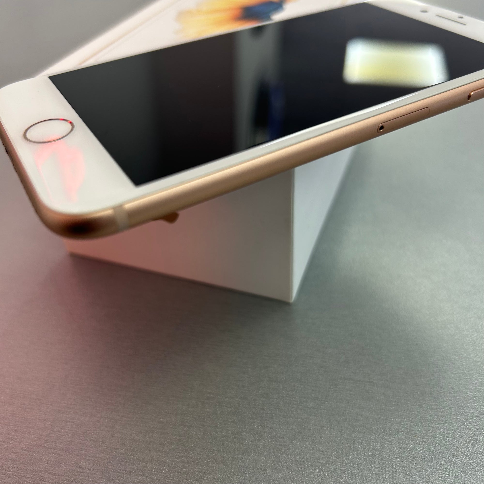 Apple iPhone 8 Rose Gold 64GB - 94% Battery Health