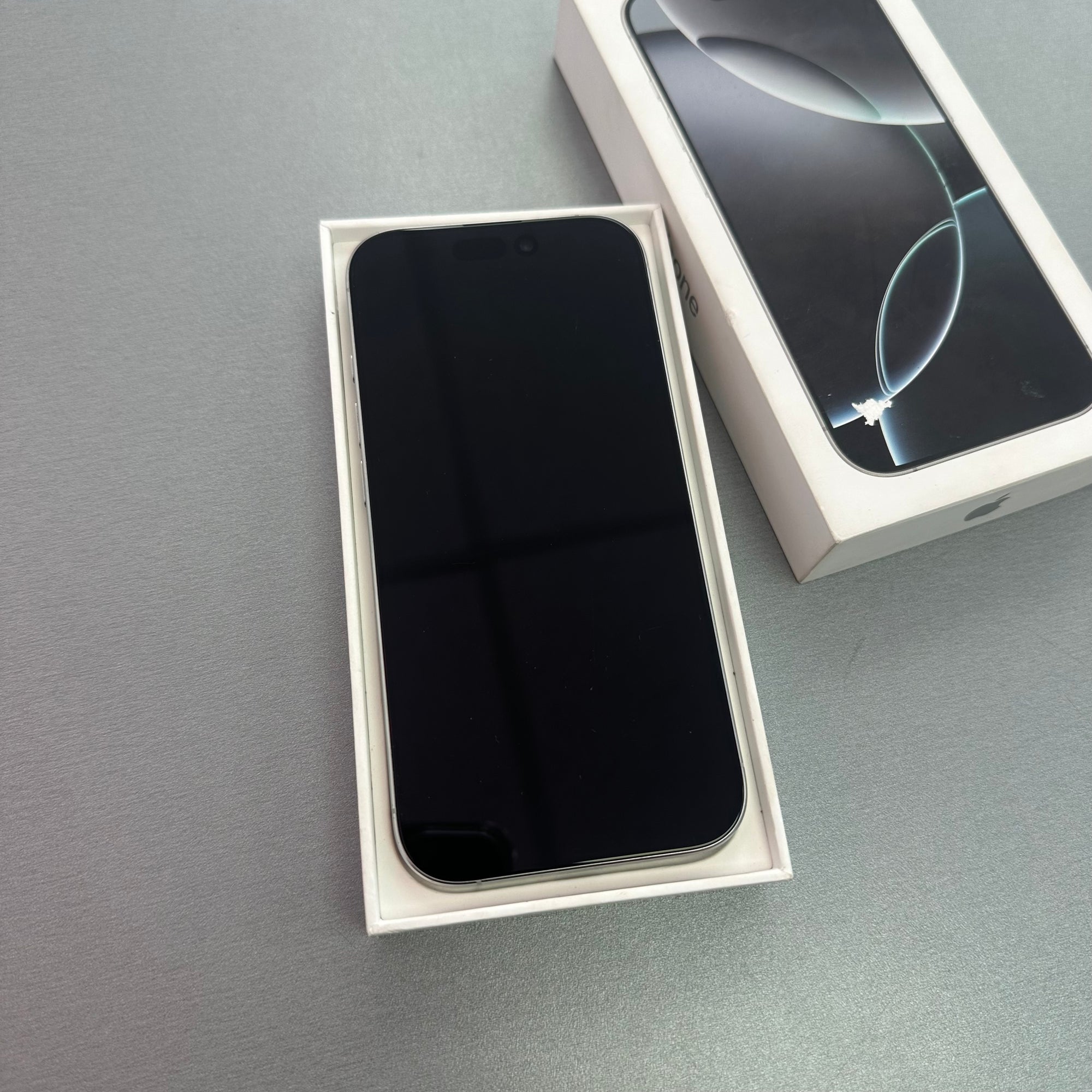 Apple iPhone 16 Pro White Titanium 128GB - 100% Battery Health