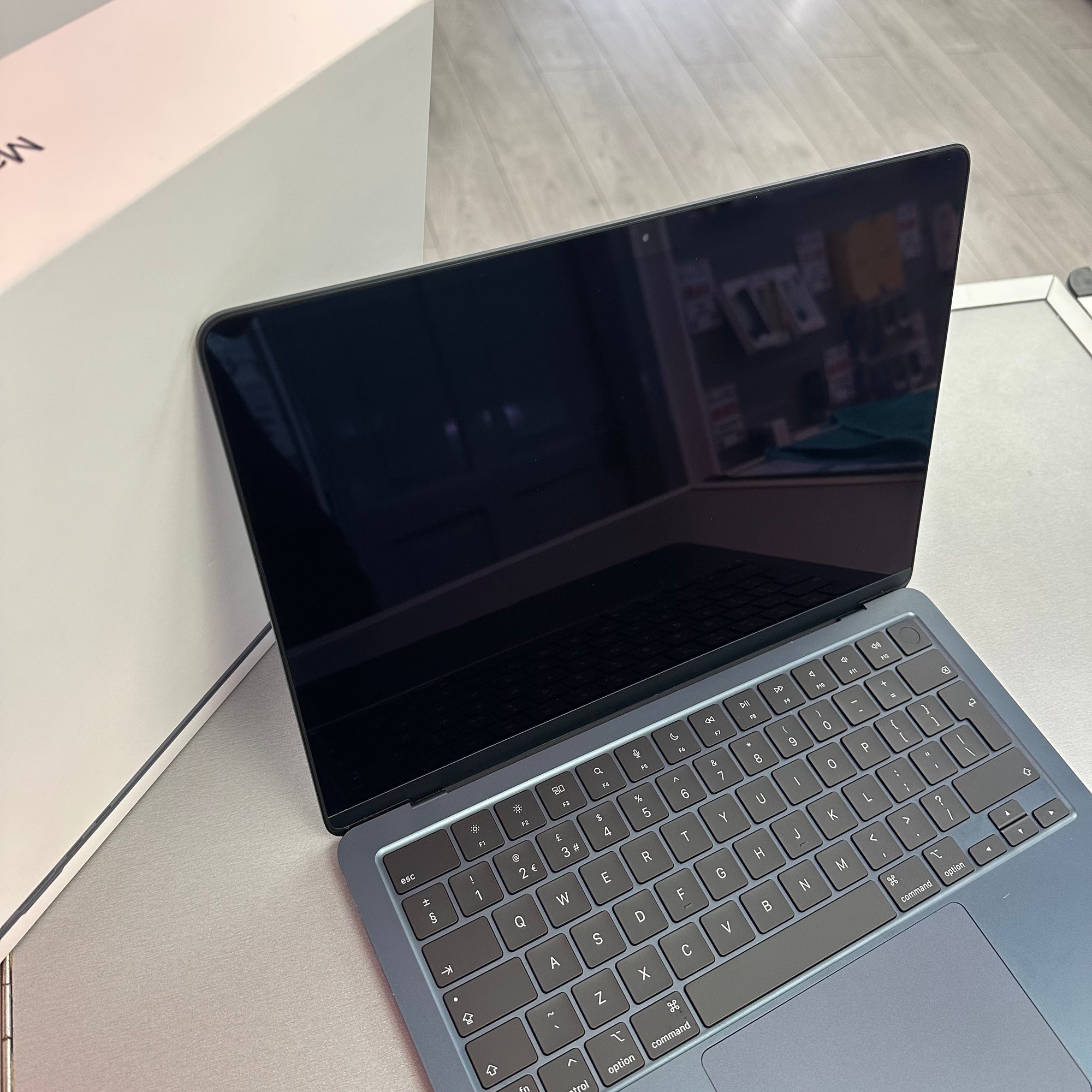 Apple 13 Inch MacBook Air Midnight - M2 Chip, 256GB SSD, 16GB RAM