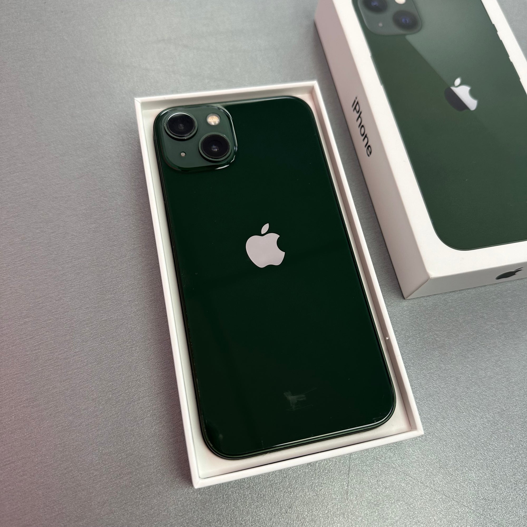 Apple iPhone 13 128GB Green - 100% Battery Health