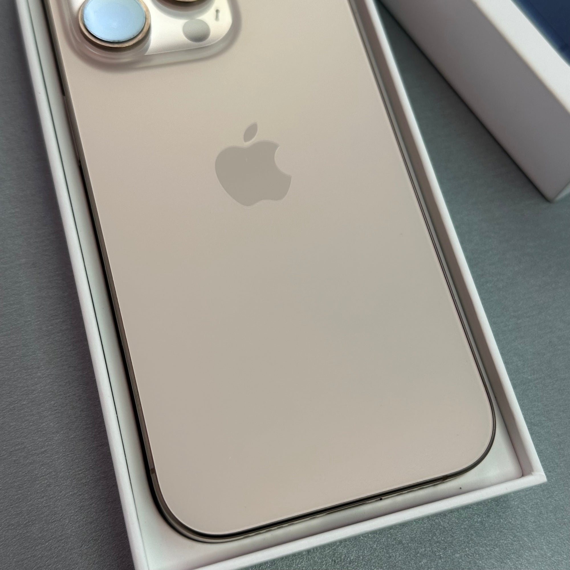Apple iPhone 16 Pro Desert Titanium 128GB - Original 96% Battery Health