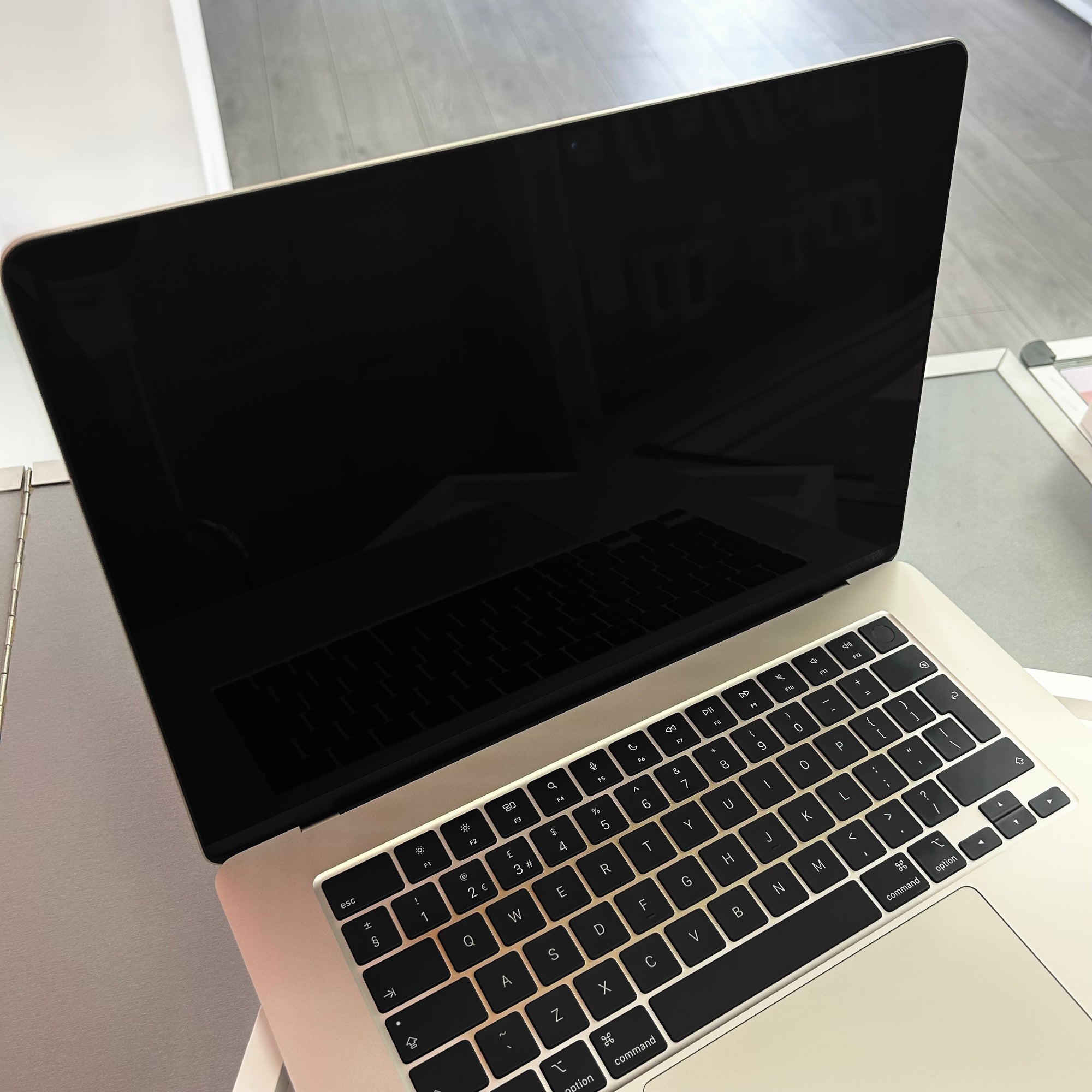 Apple 15 Inch MacBook Air - M4 Chip &amp; 512GB SSD (2025)