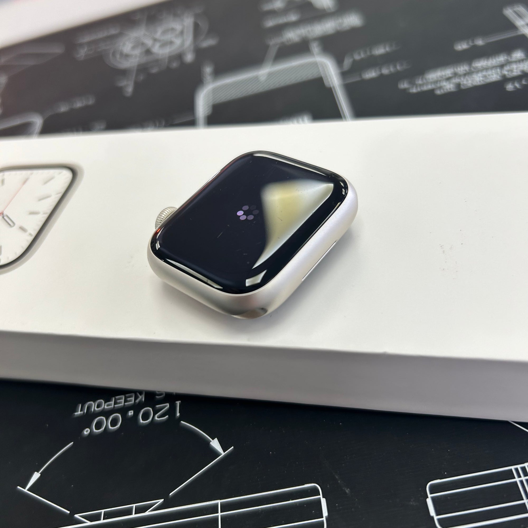 Apple Watch Series 7, 41mm GPS Starlight Aluminium Case