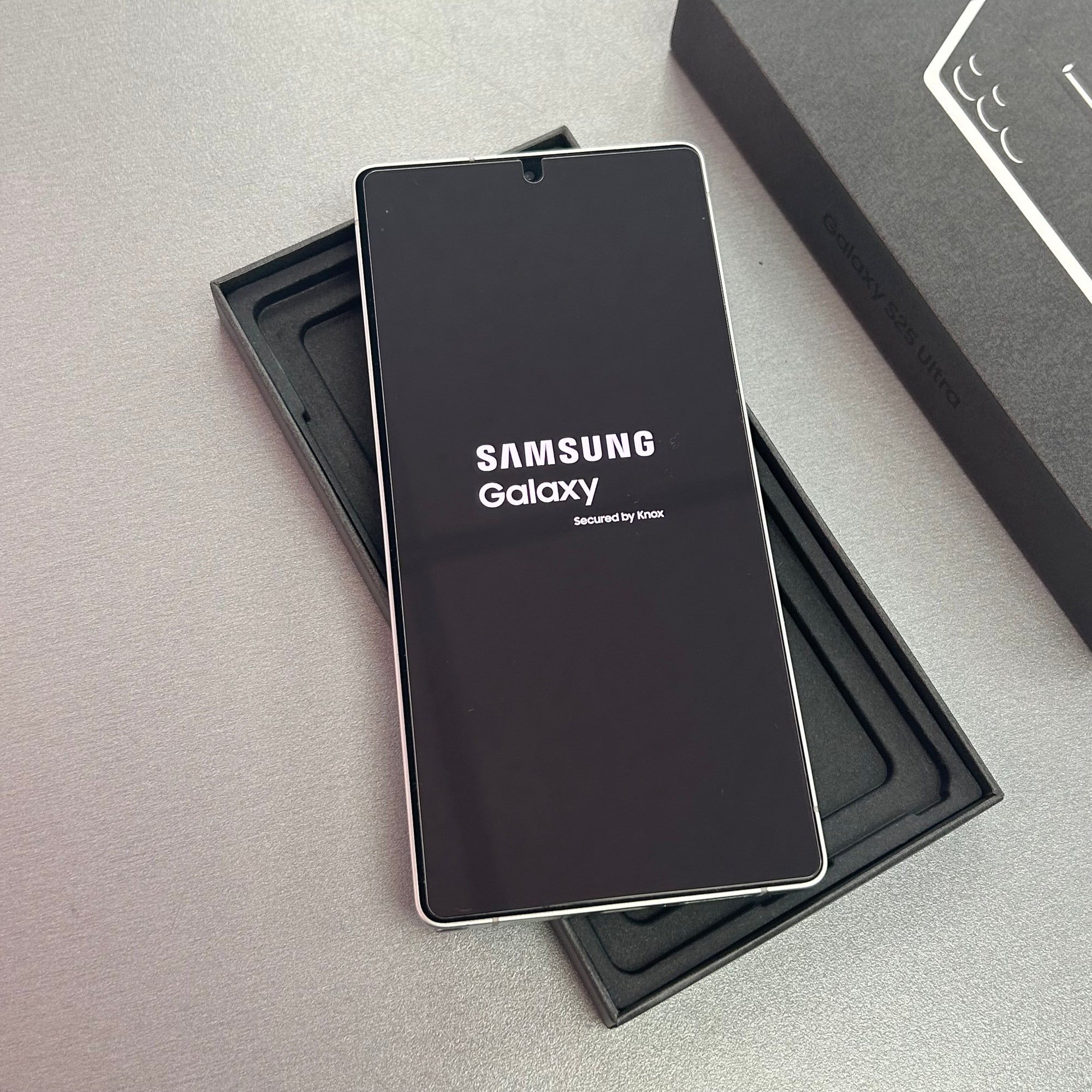 Samsung Galaxy S25 Ultra 256GB Titanium Silverblue - Excellent Condition