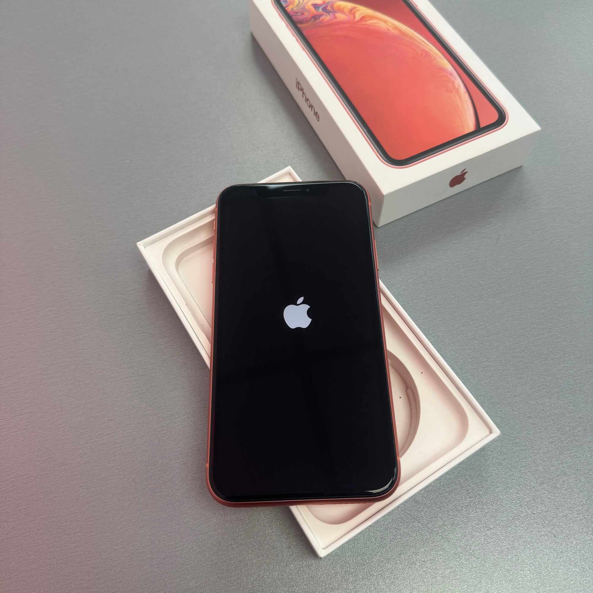 Apple iPhone XR 64GB Coral - 100% Battery Health