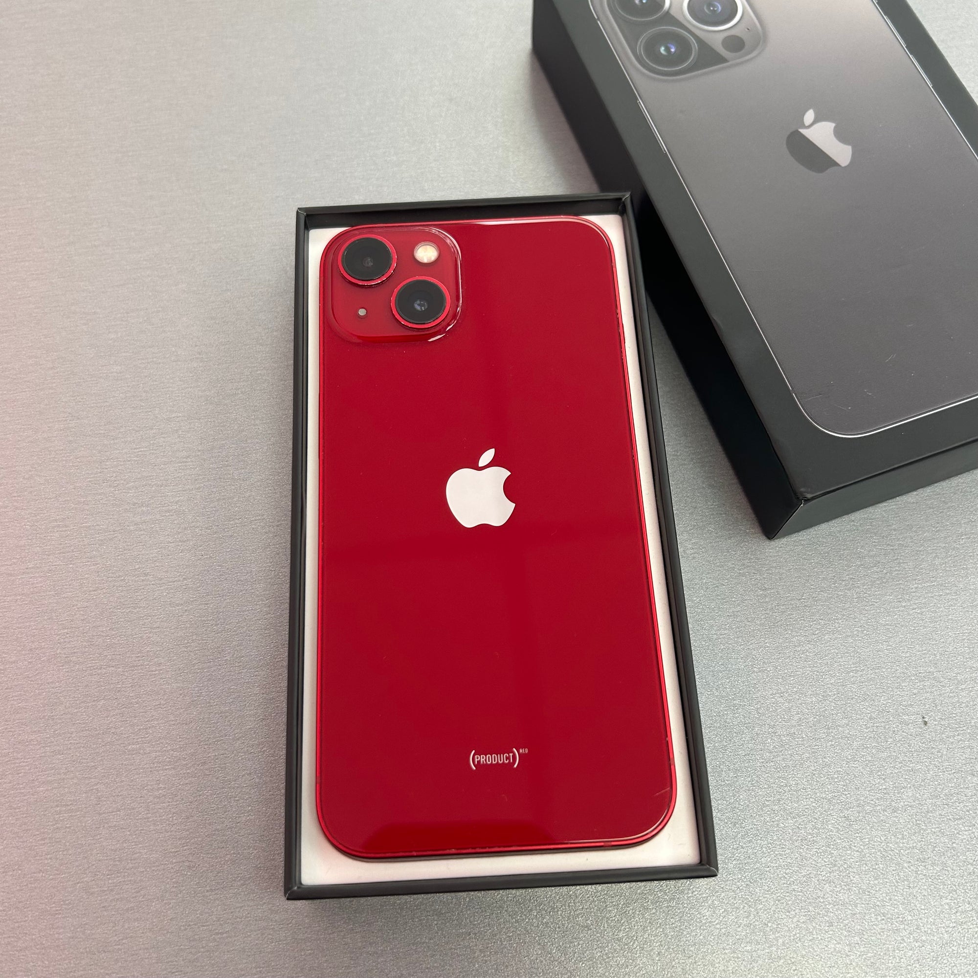 Apple iPhone 13 128GB Product Red - 100% Battery Health
