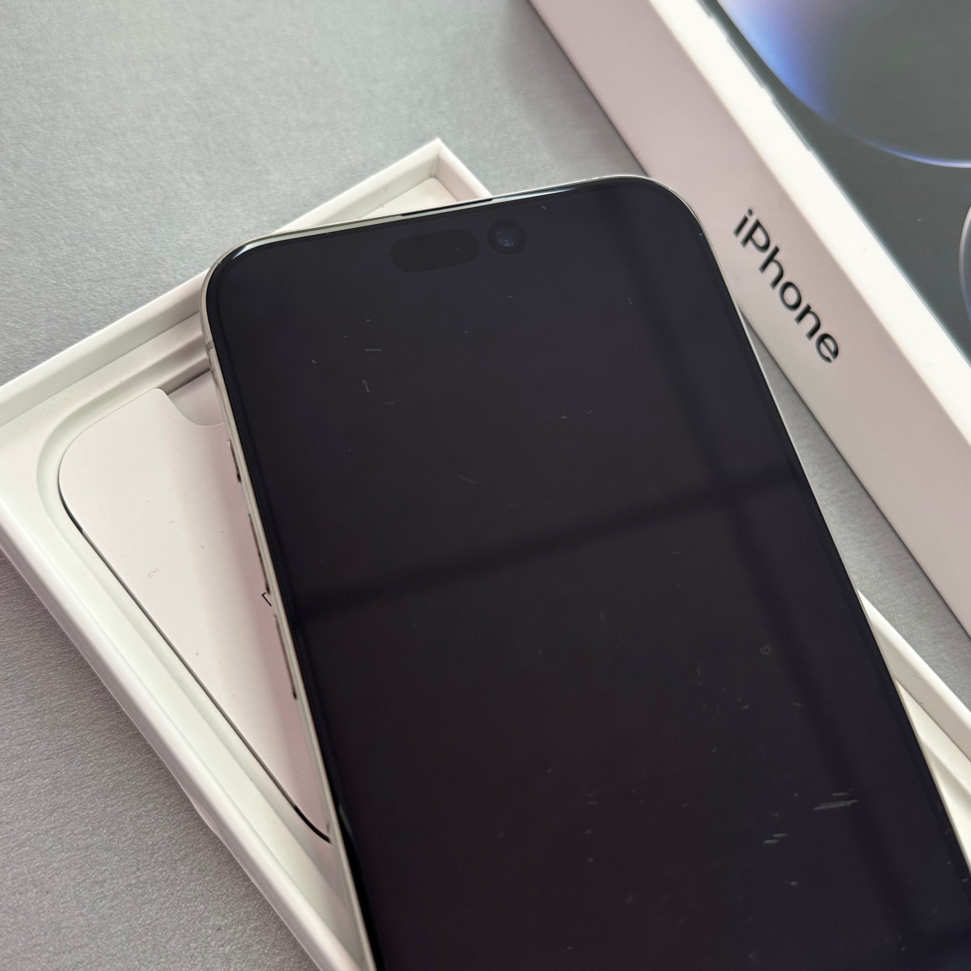 Apple iPhone 15 Pro Max 256GB Natural Titanium - 86% Battery Health