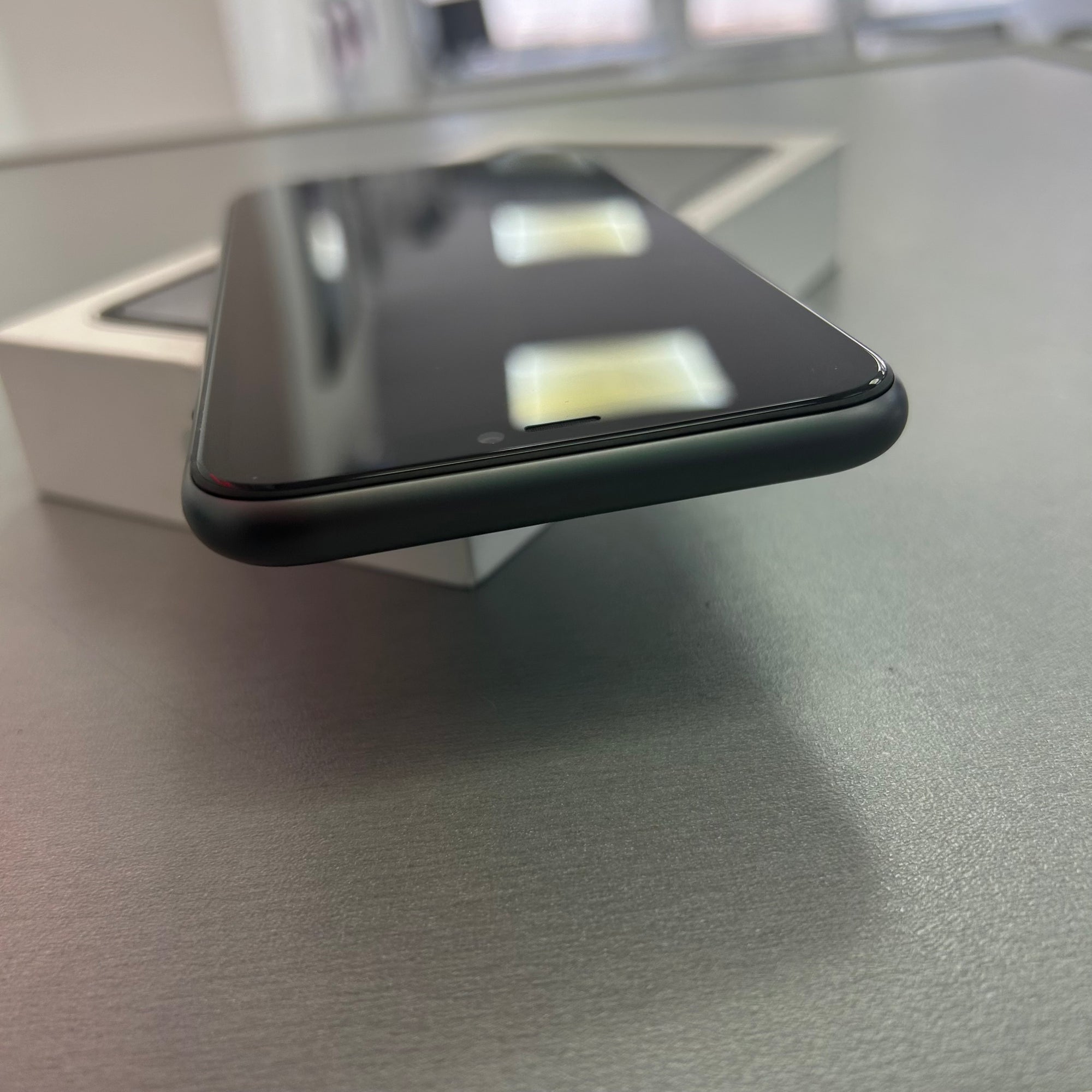 Apple iPhone 11 64GB Black - 100% Battery Health