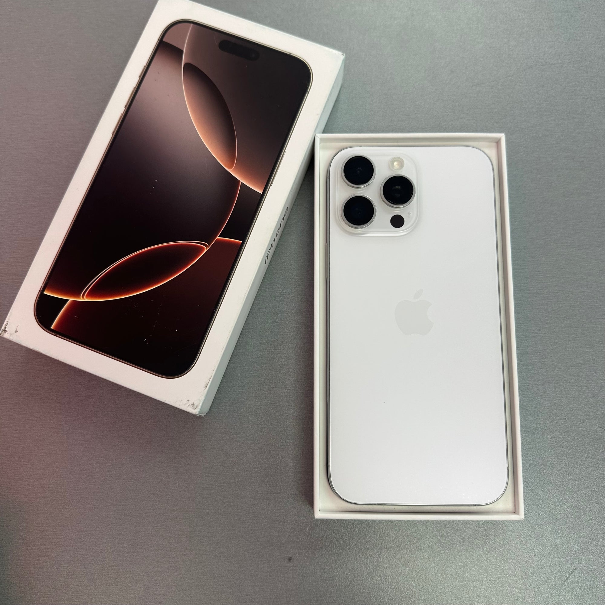 Apple iPhone 16 Pro Max 256GB White Titanium - 91% Battery Health