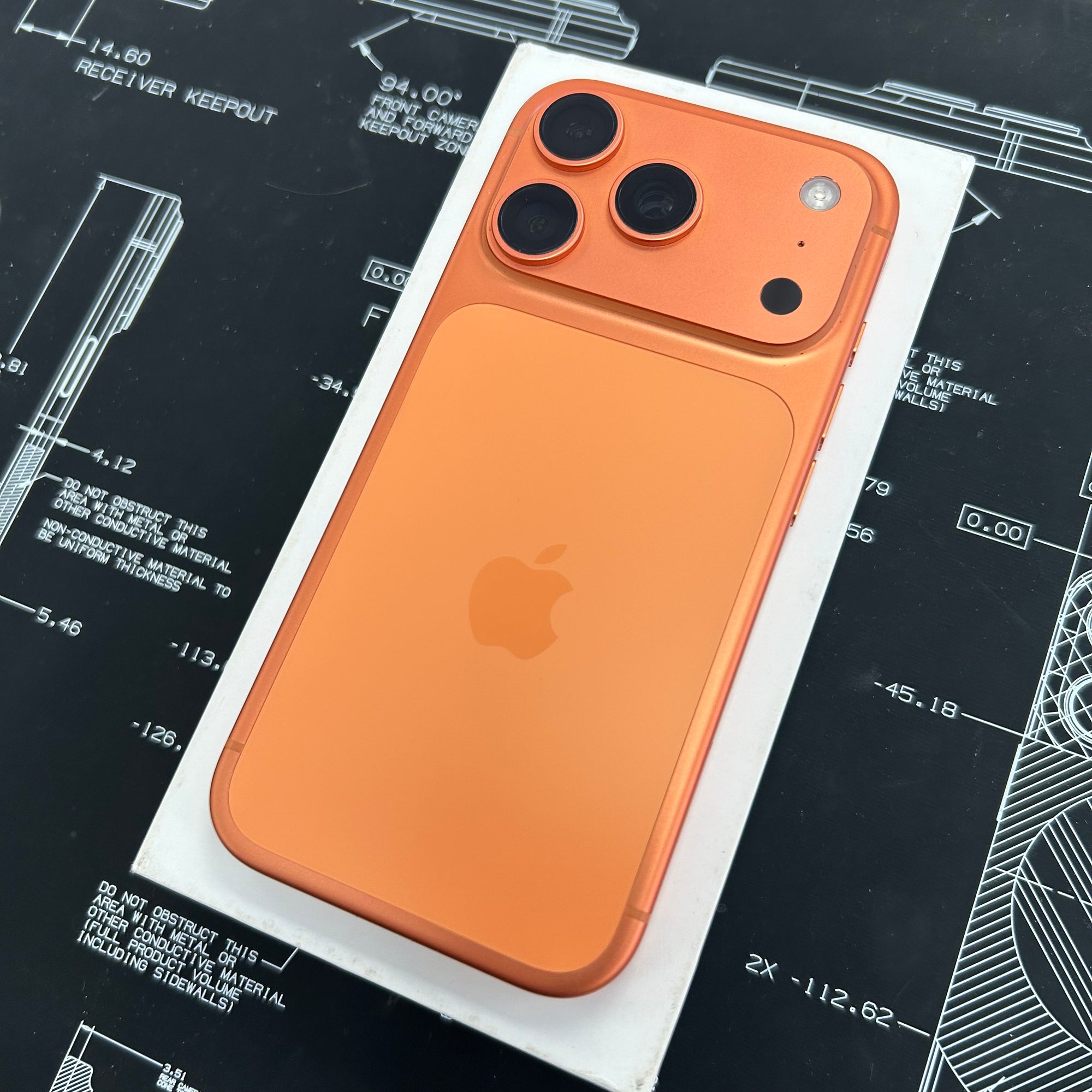 Apple iPhone 17 Pro 256GB Cosmic Orange - 100% Battery Health