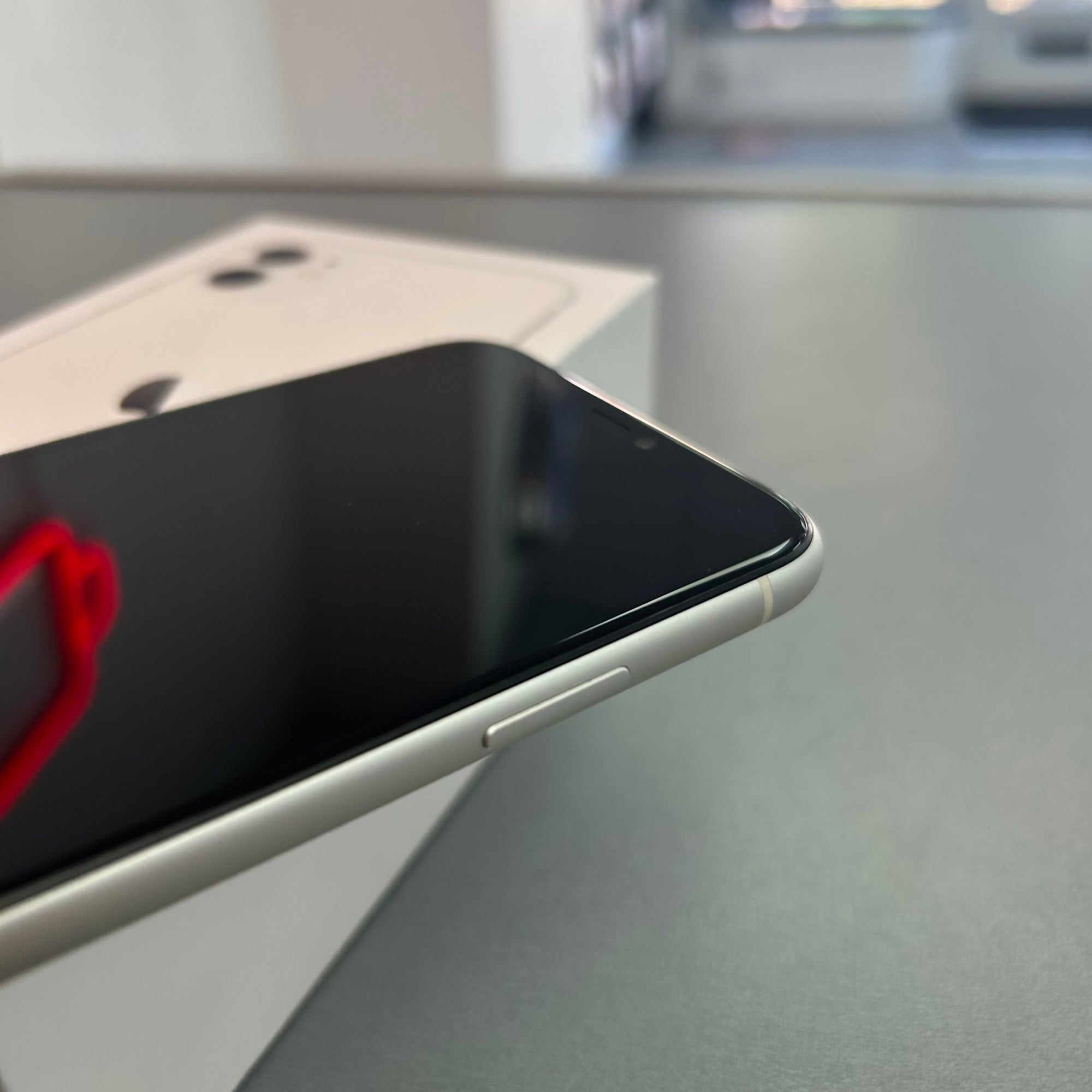 iPhone 11 White 64GB 100% Battery Health