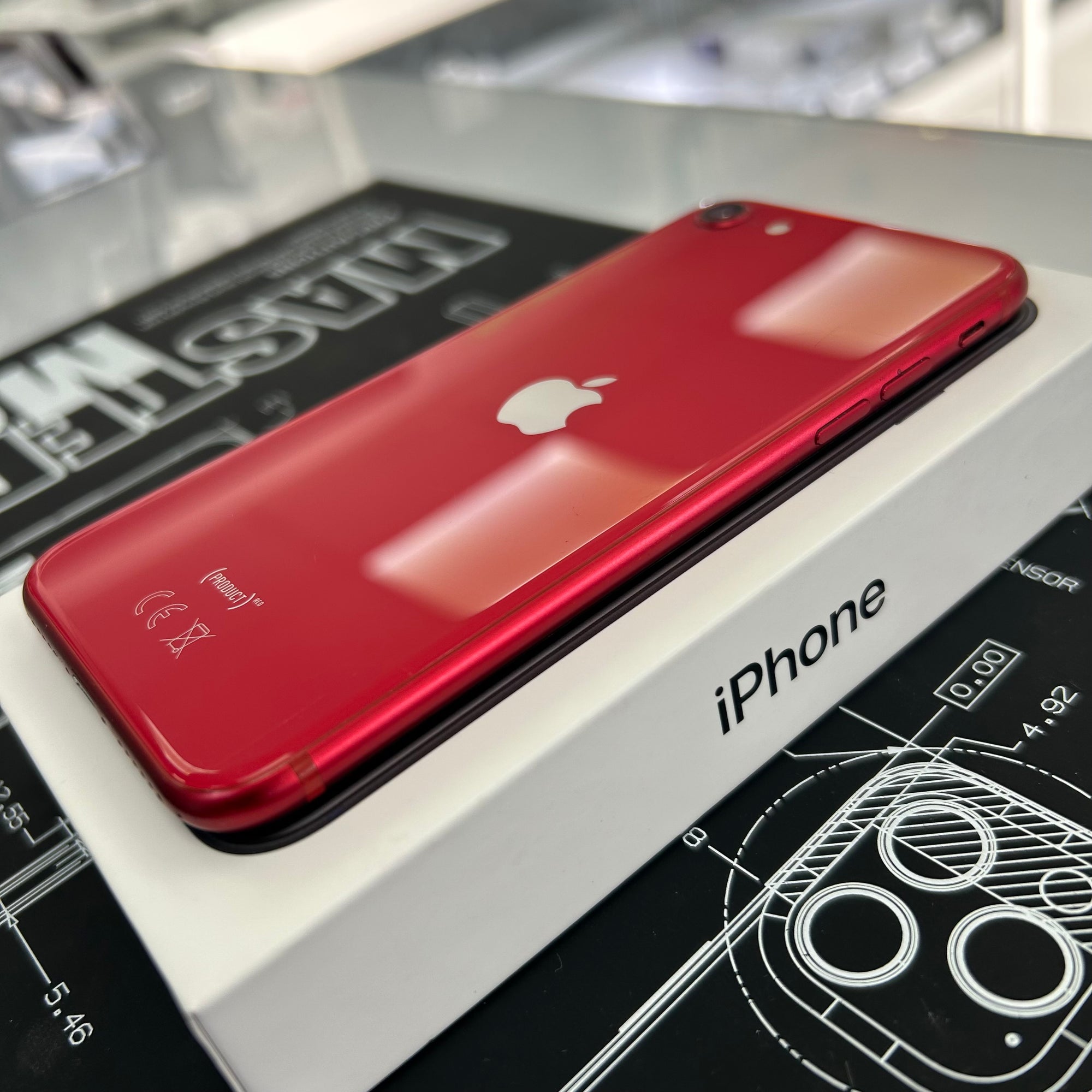 Apple iPhone SE 2020 128GB Red - 100% Battery Health
