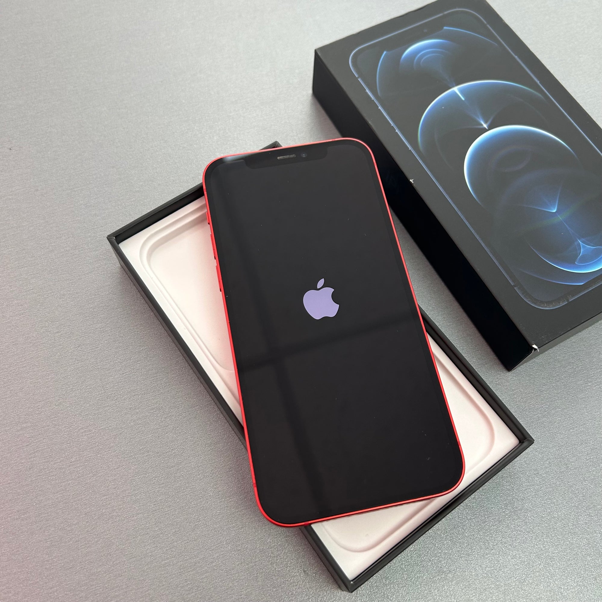 Apple iPhone 12 128GB Product Red - 100% Battery Health