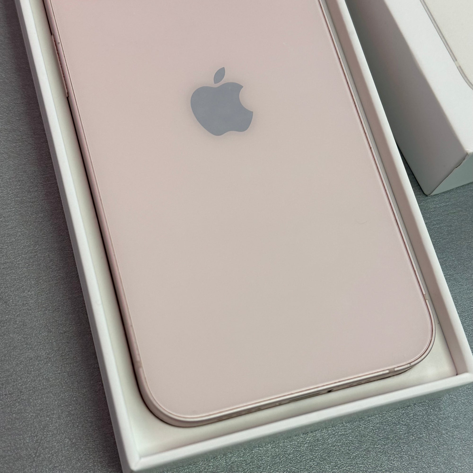 Apple iPhone 13 128GB Pink - 100% Battery Health