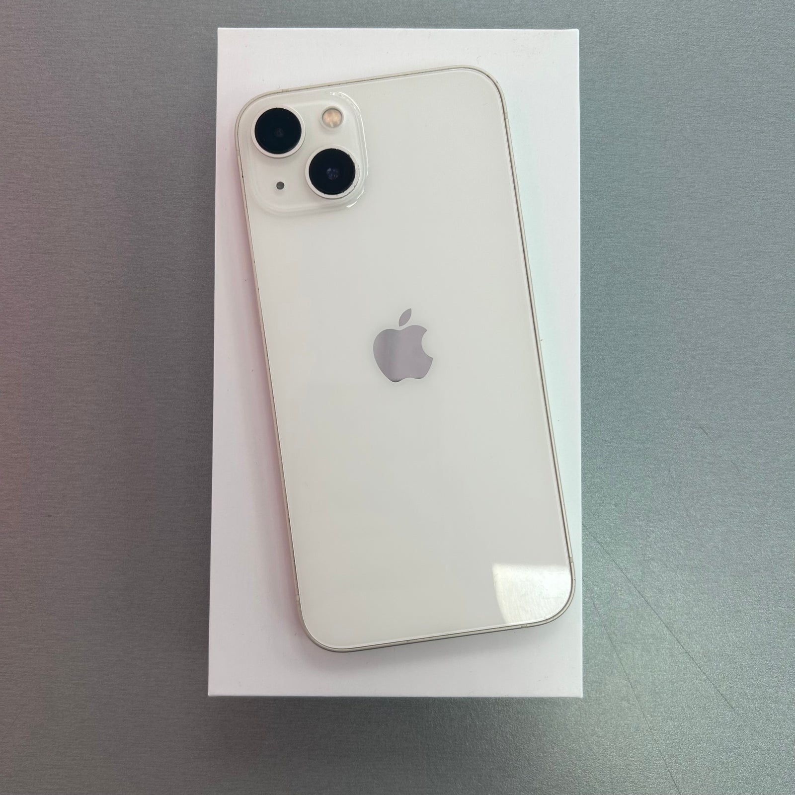 Apple iPhone 13 128GB White 100% Battery Health
