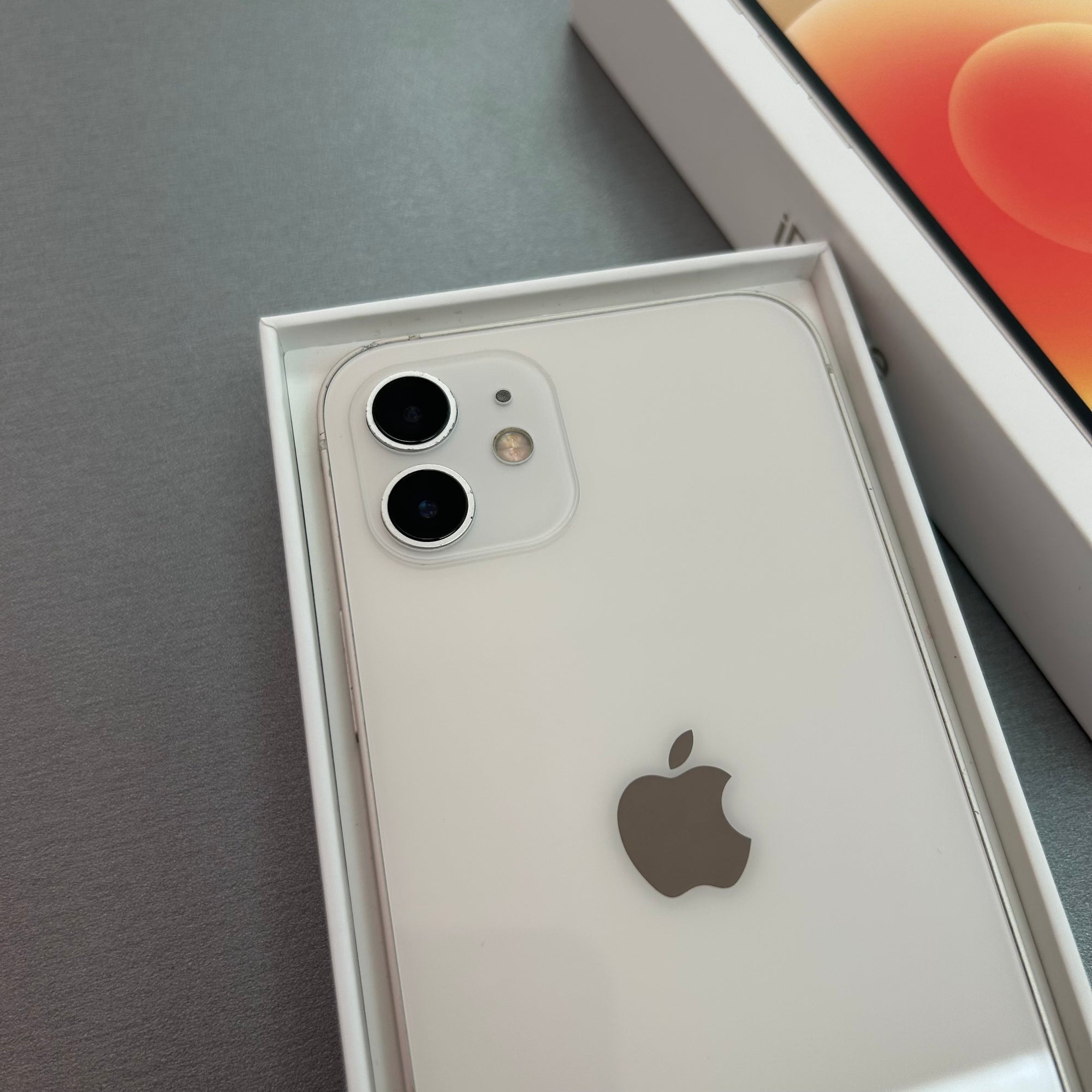 Apple iPhone 12 64GB White 100% Battery Health