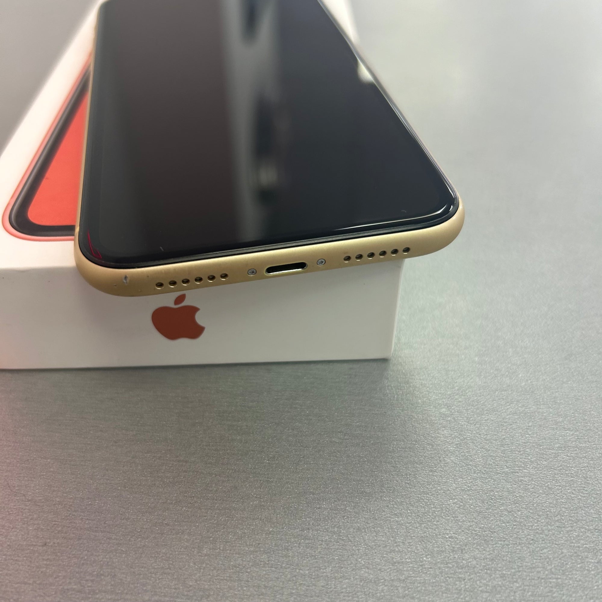 Apple iPhone XR 64GB Yellow 88% Battery Health