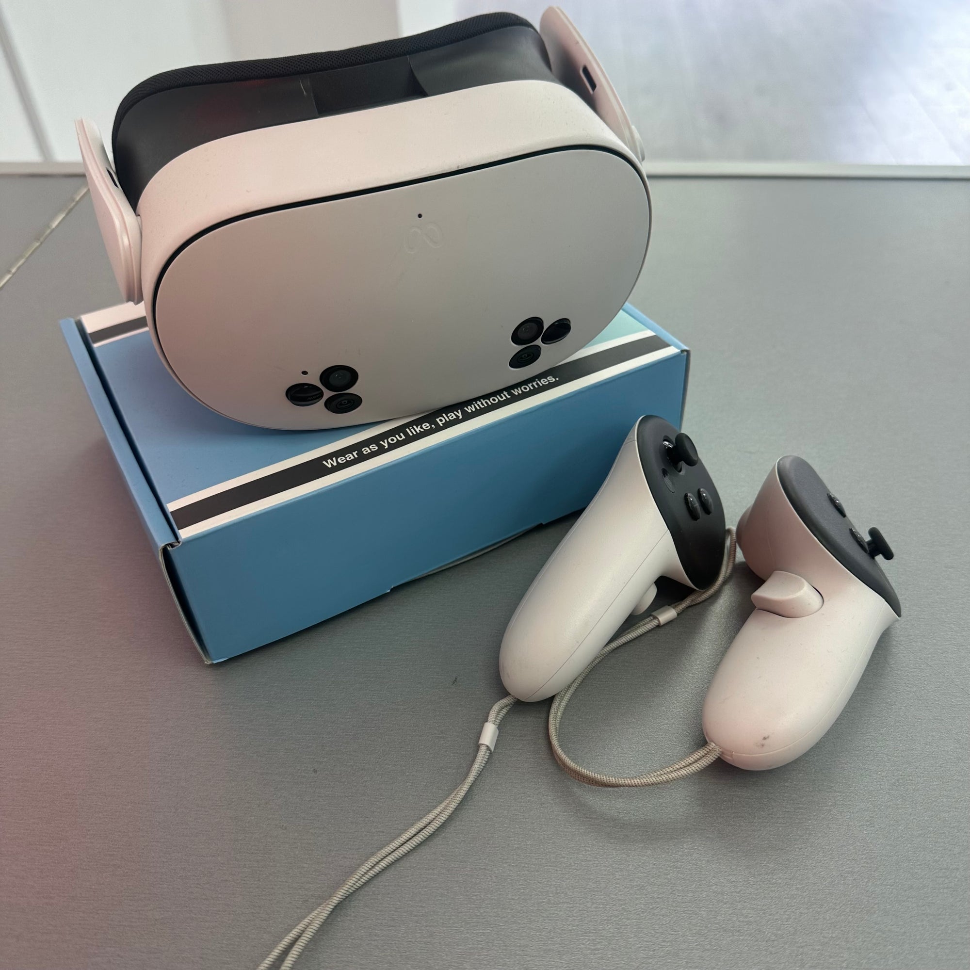 Meta Quest 3s Standalone VR Console 128GB