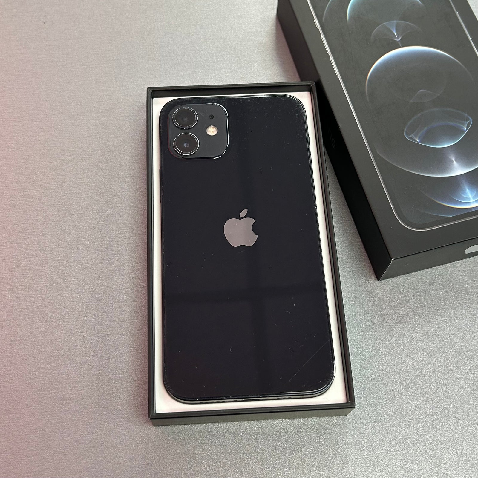 Apple iPhone 12 64GB Black - 100% Battery Health