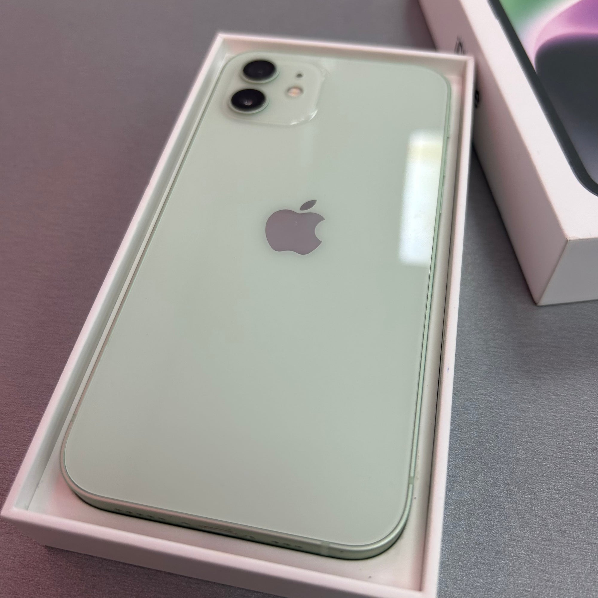 Apple iPhone 12 64GB Green - 100% Battery Health