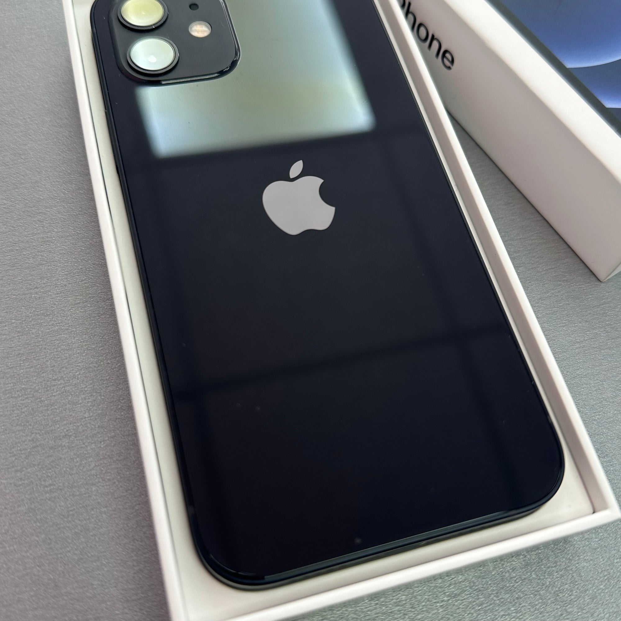 Apple iPhone 12 64GB Black - 100% Battery Health