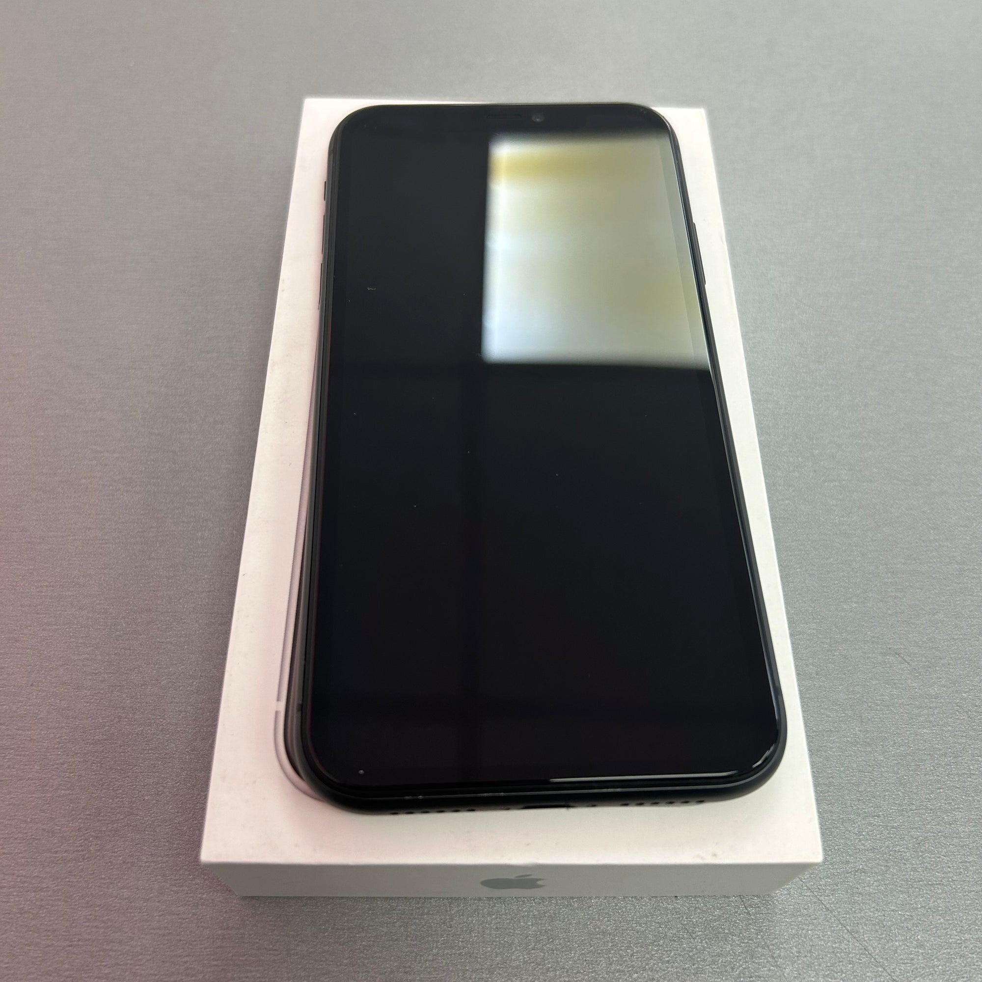 Apple iPhone 11 64GB Black - 100% Battery Health