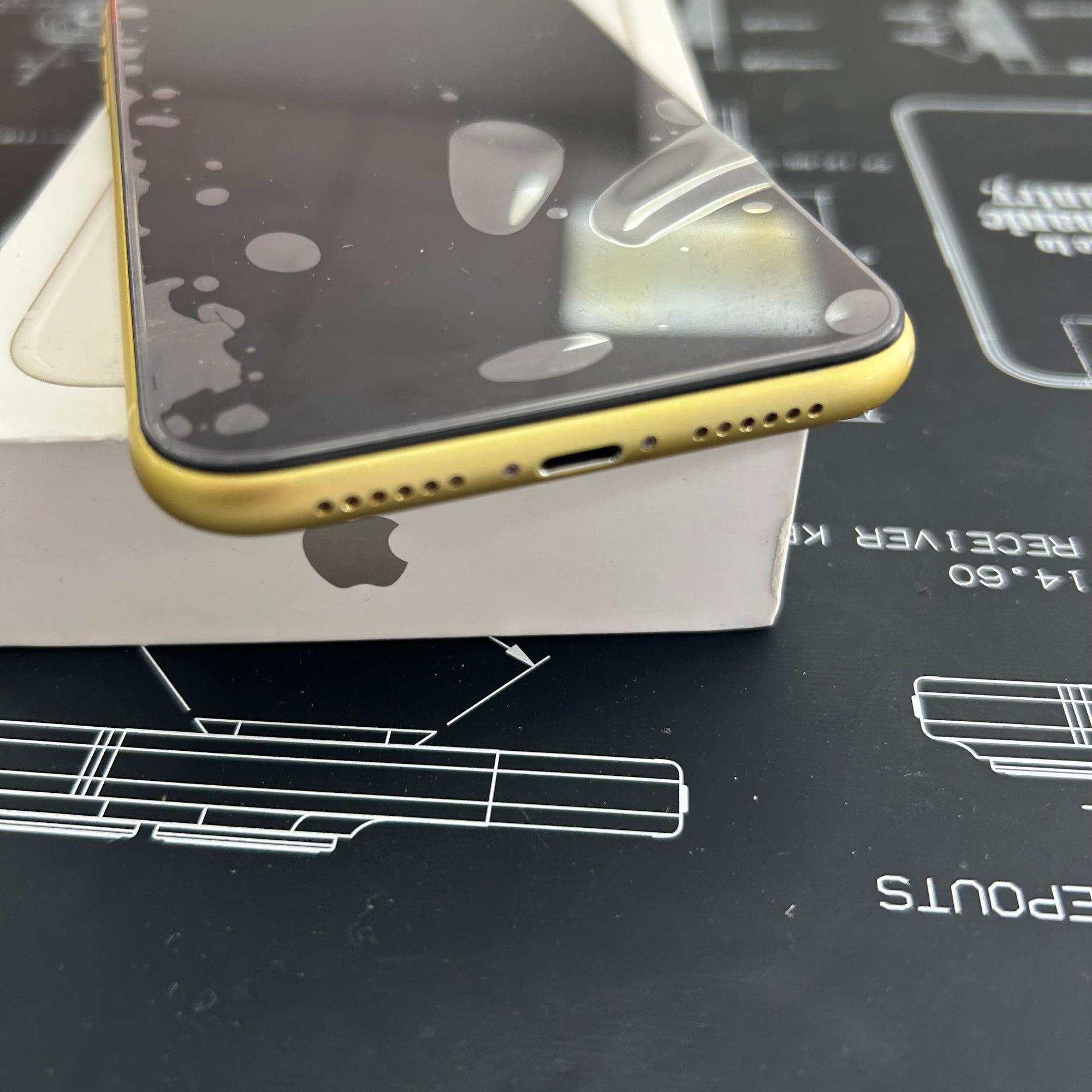 Apple iPhone 11 Yellow 64GB -  100% Battery Health