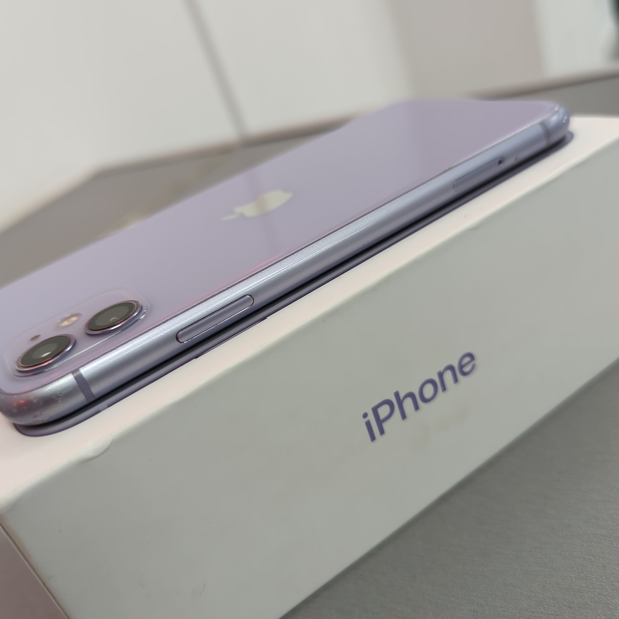 Apple iPhone 11 64GB Purple Unlocked