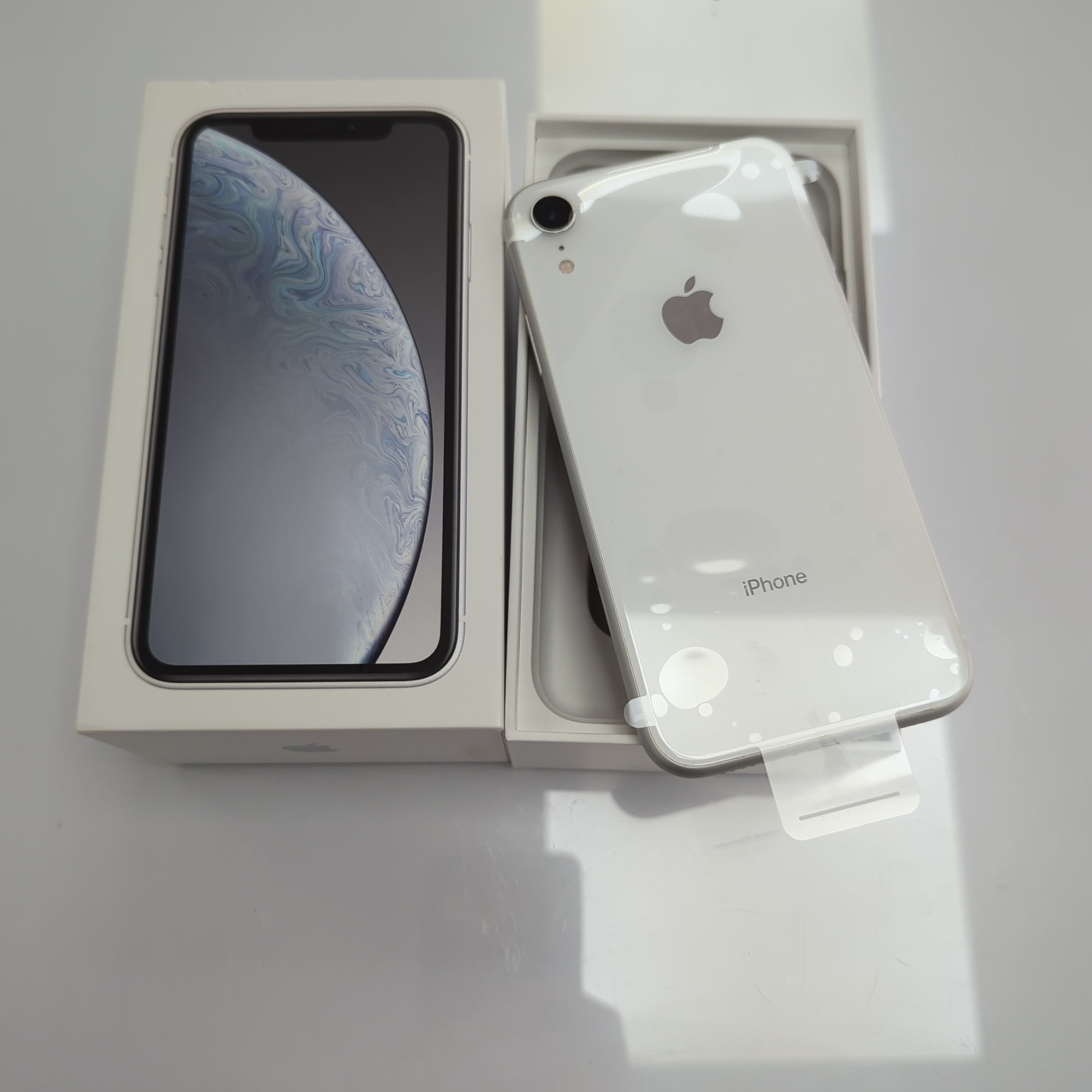 Apple iPhone XR White 64GB - 90% Battery Health