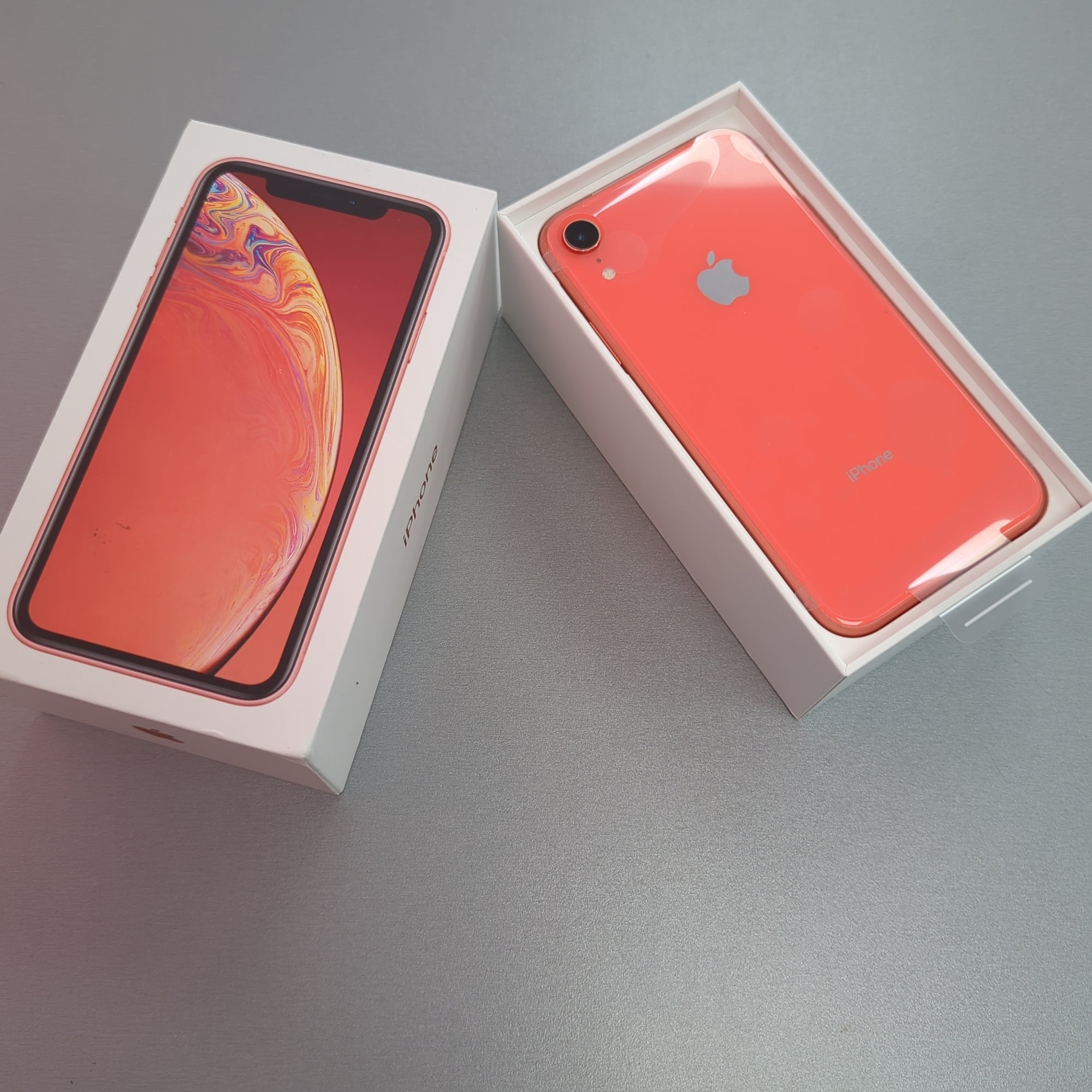 Apple iPhone XR Coral 64GB Unlocked - 93% Battery Health