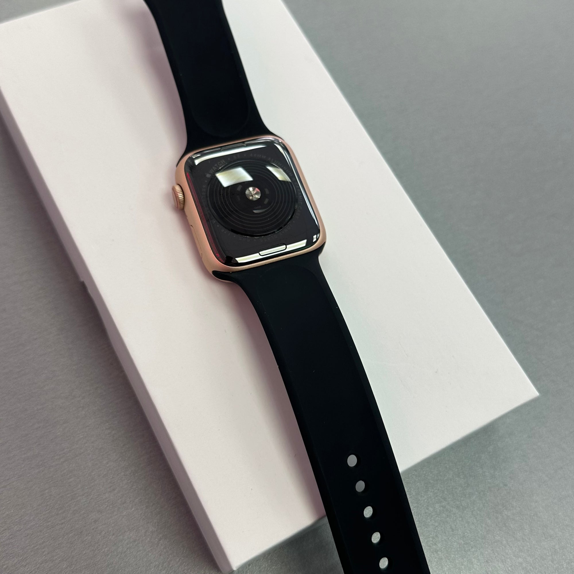 Apple Watch SE 2020 Gold GPS &amp; LTE 44mm