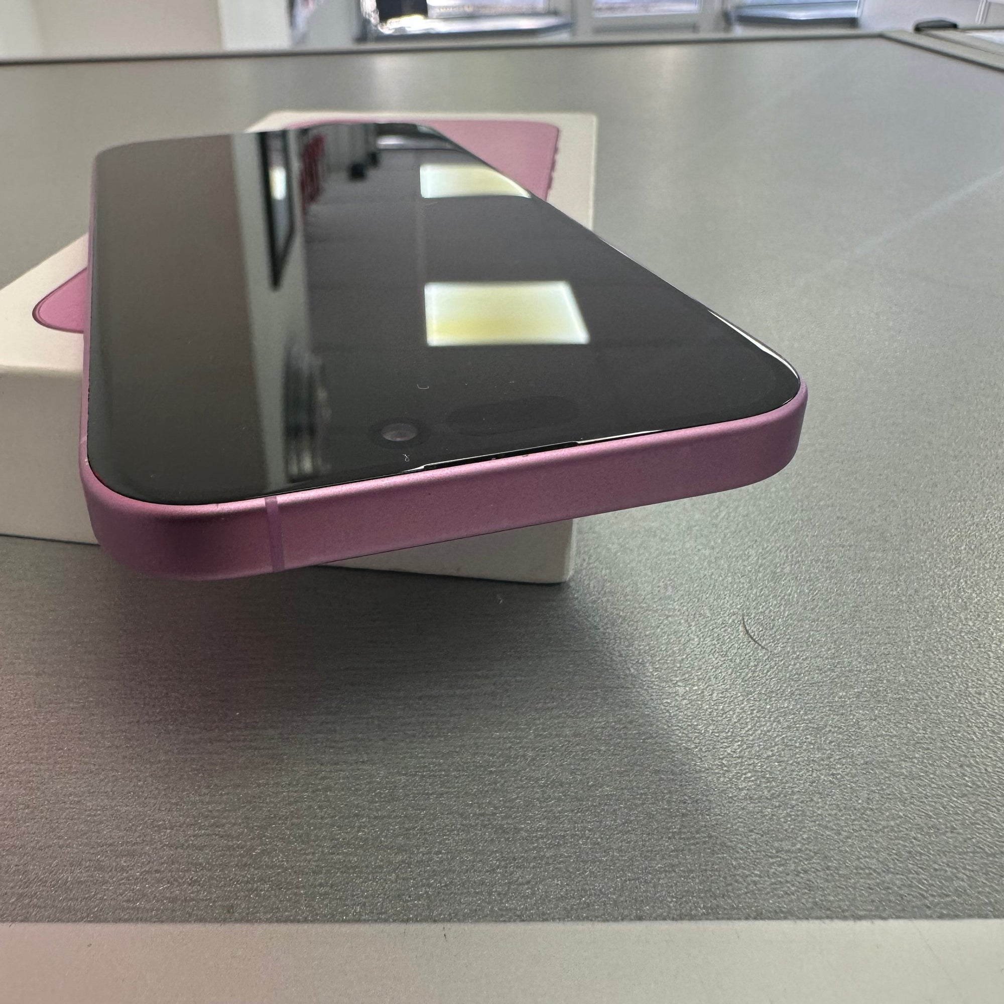 Apple iPhone 16 128GB Pink - 92% Battery Health