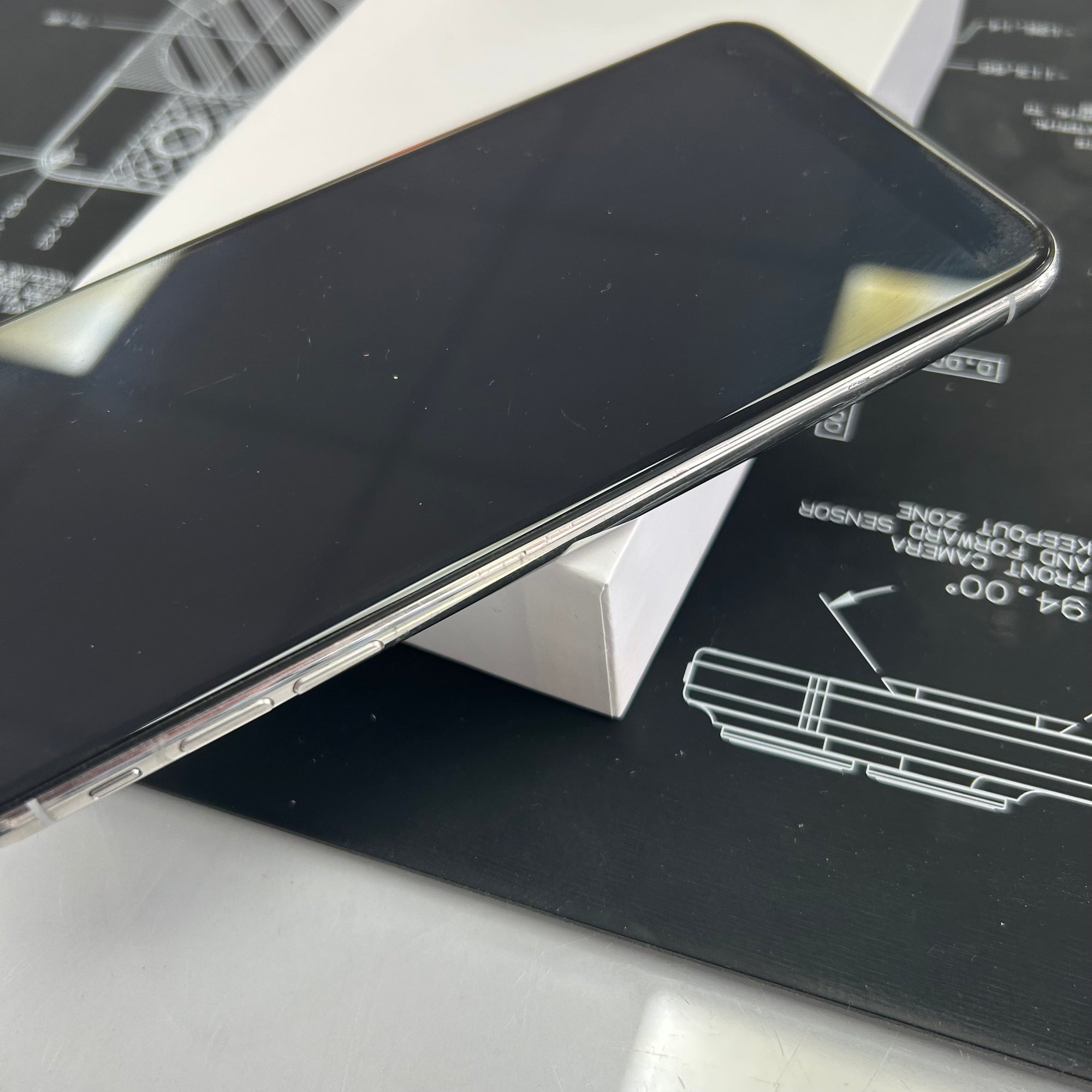 Apple iPhone XS Max White 256GB &amp; 100% Battery Health
