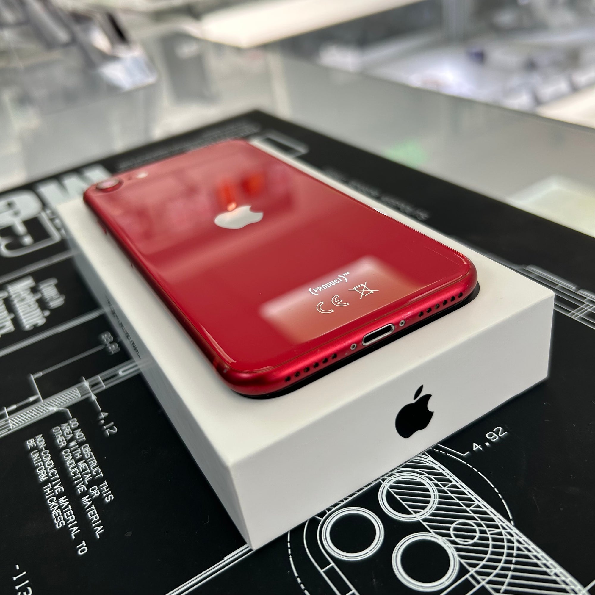 Apple iPhone SE 2020 128GB Red - 100% Battery Health