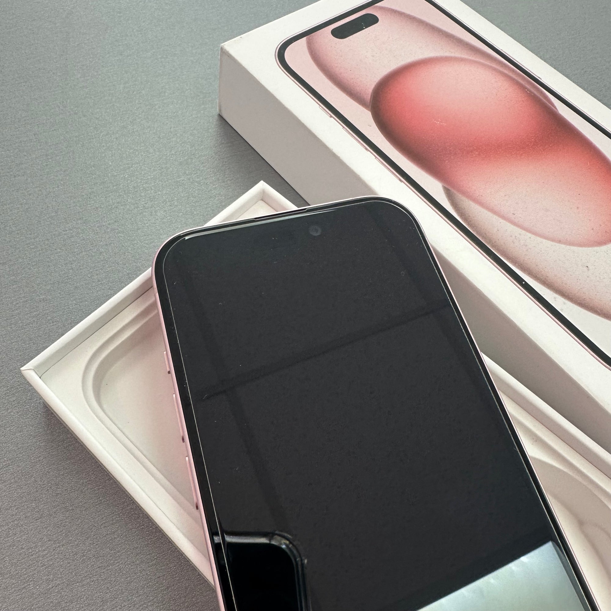 Apple iPhone 15 128GB Pink - 100% Battery Health