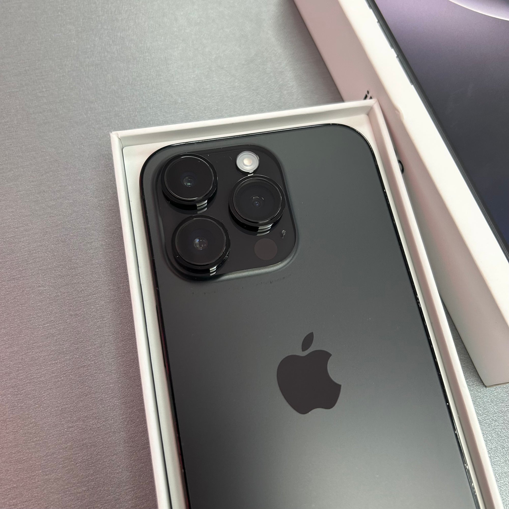 Apple iPhone 14 Pro - Black 128GB &amp; 100% Battery Health