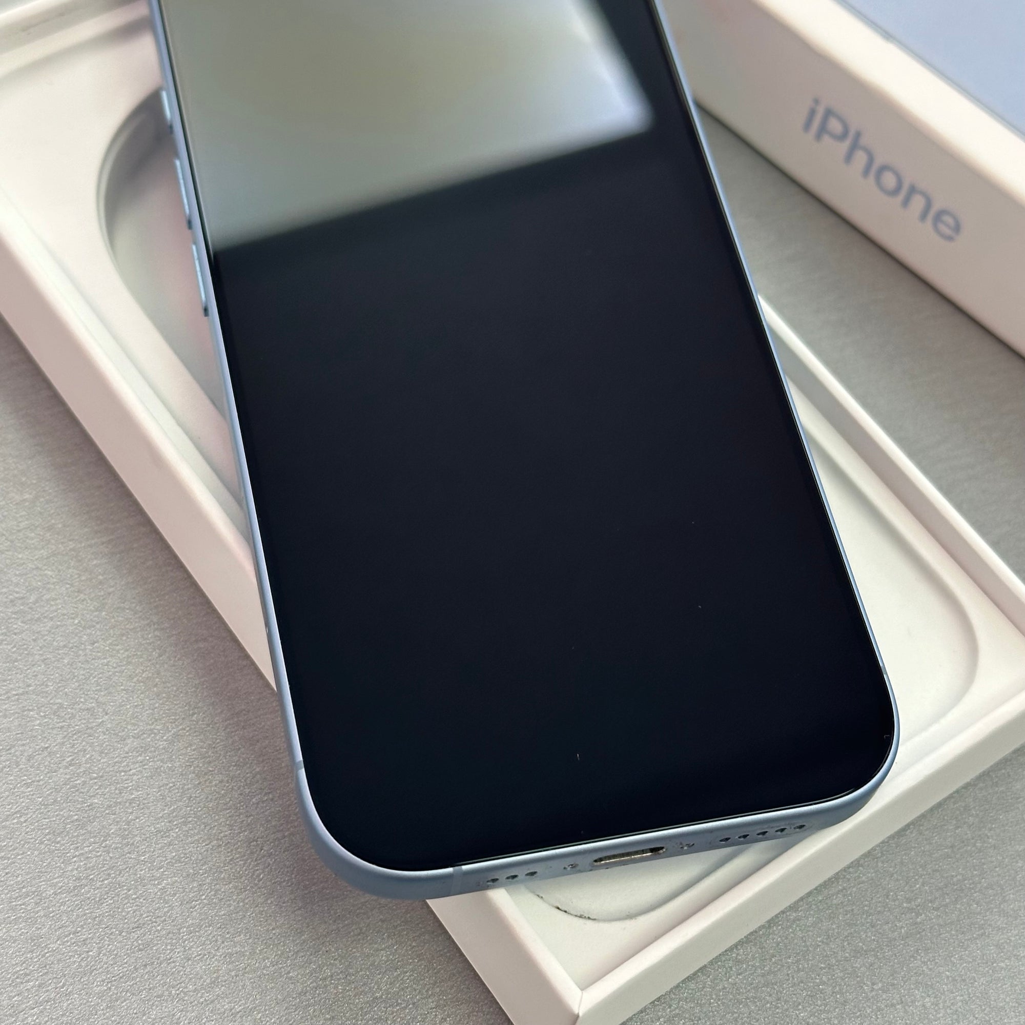 Apple iPhone 17 256GB Mist Blue - Excellent Condition Grade A+