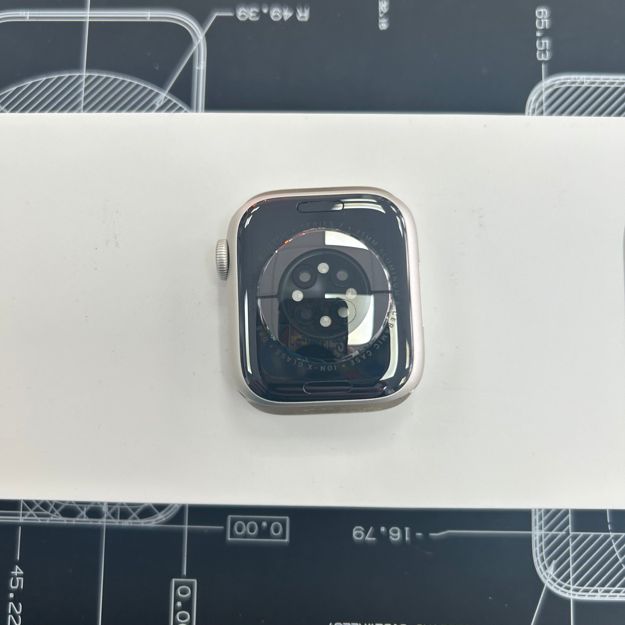 Apple Watch Series 7, 41mm GPS Starlight Aluminium Case