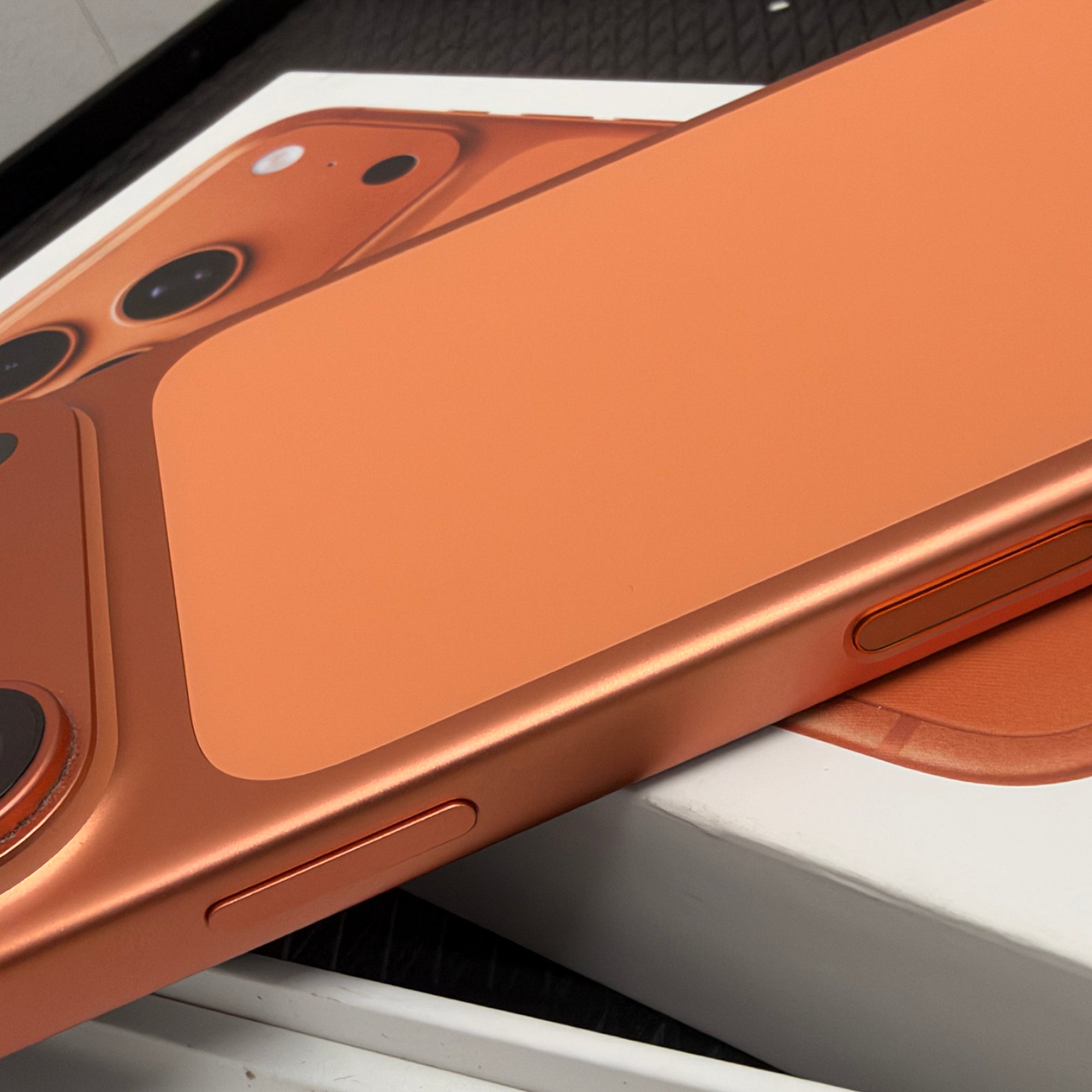 Apple iPhone 17 Pro 256GB Cosmic Orange - 93% Battery Health like new condition
