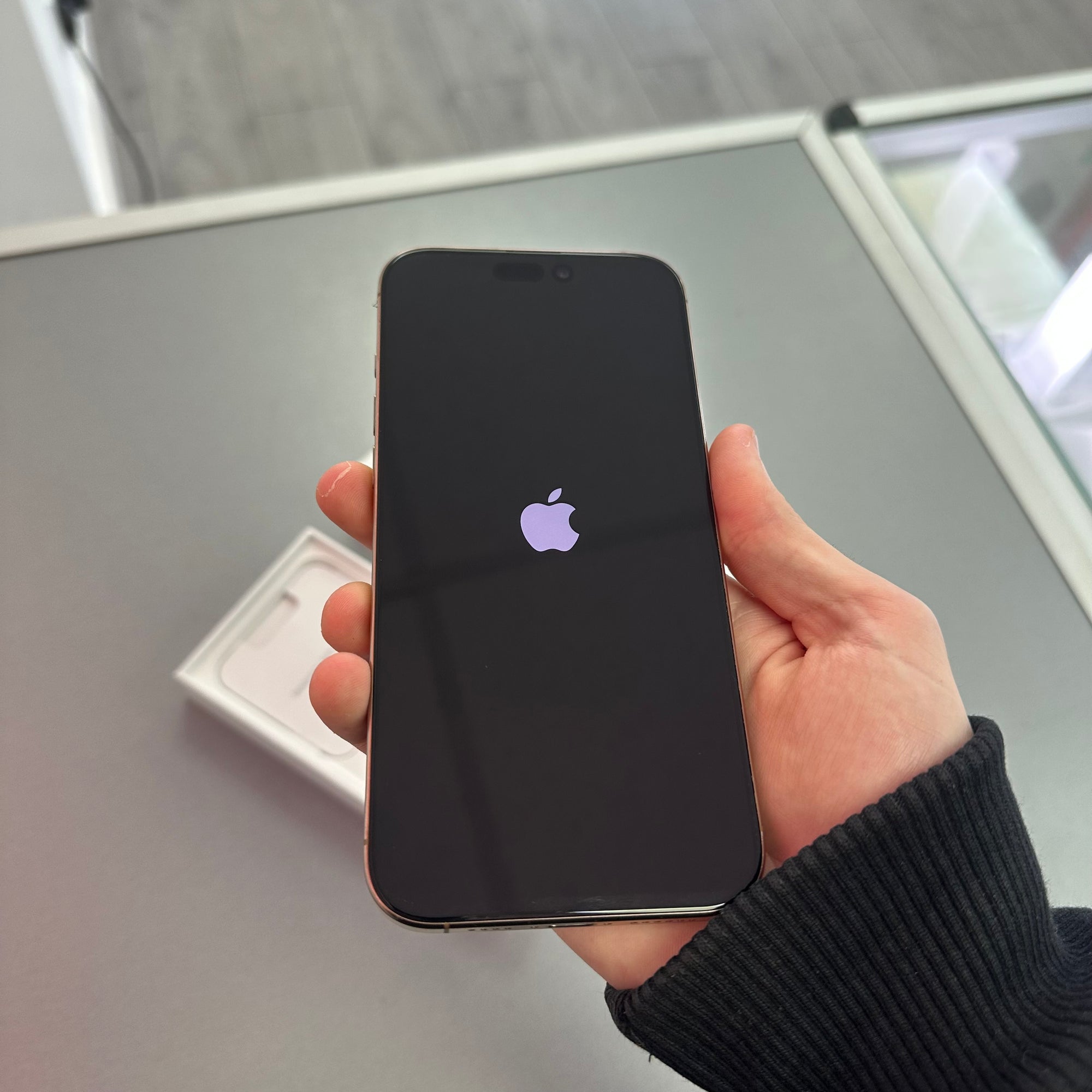 Apple iPhone 16 Pro Max 256GB Desert Titanium - 90% Battery Health