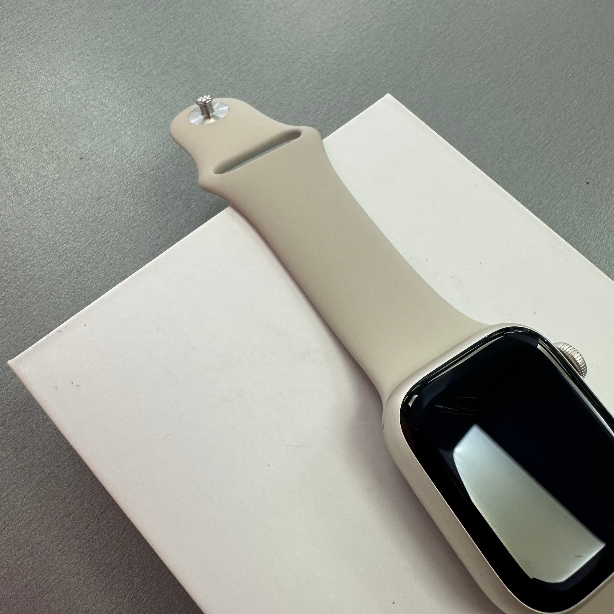 Apple Watch Series 8 41mm Starlight Aluminium &amp; Sports Band GPS + Cellular