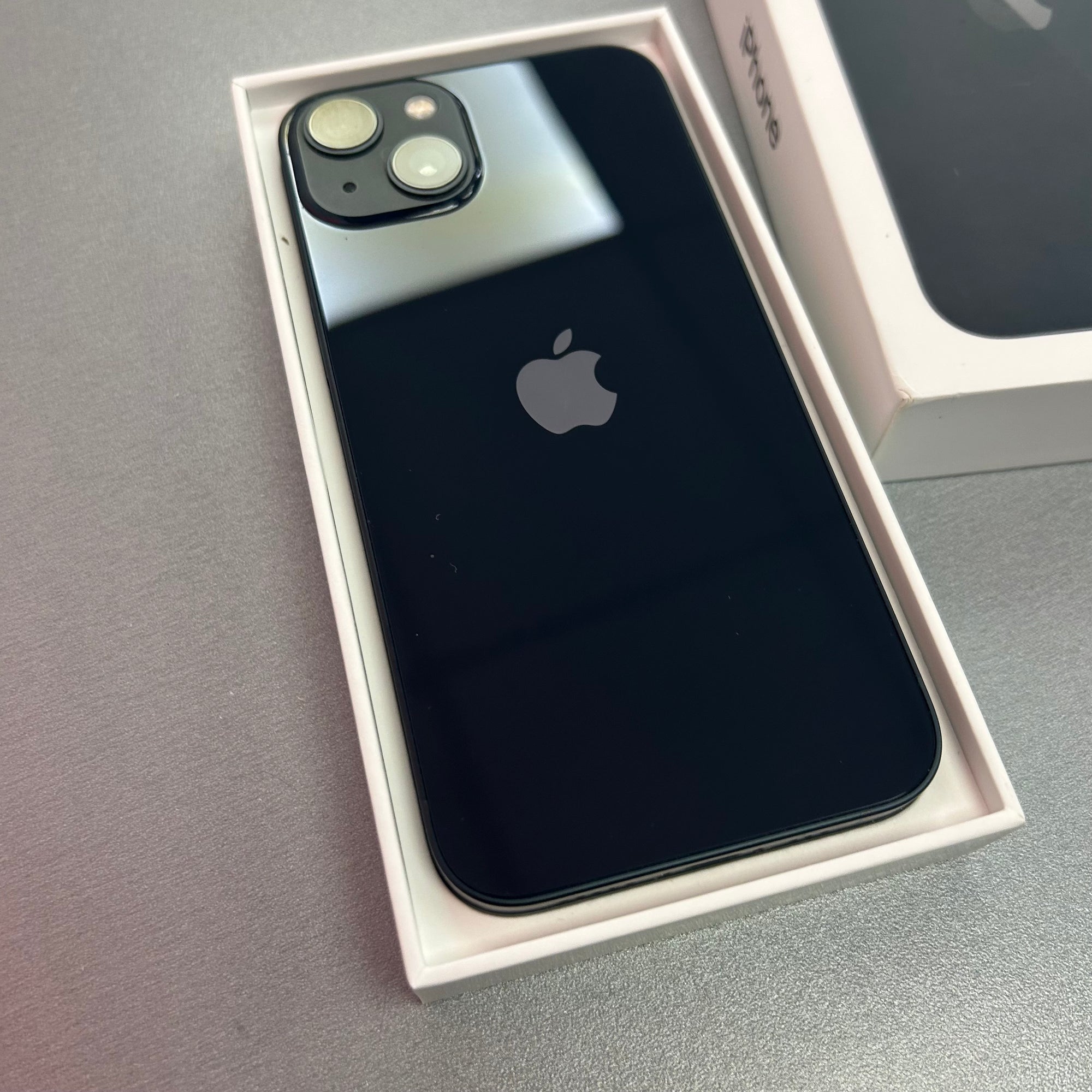 Apple iPhone 13 128GB Midnight - 100% Battery Health